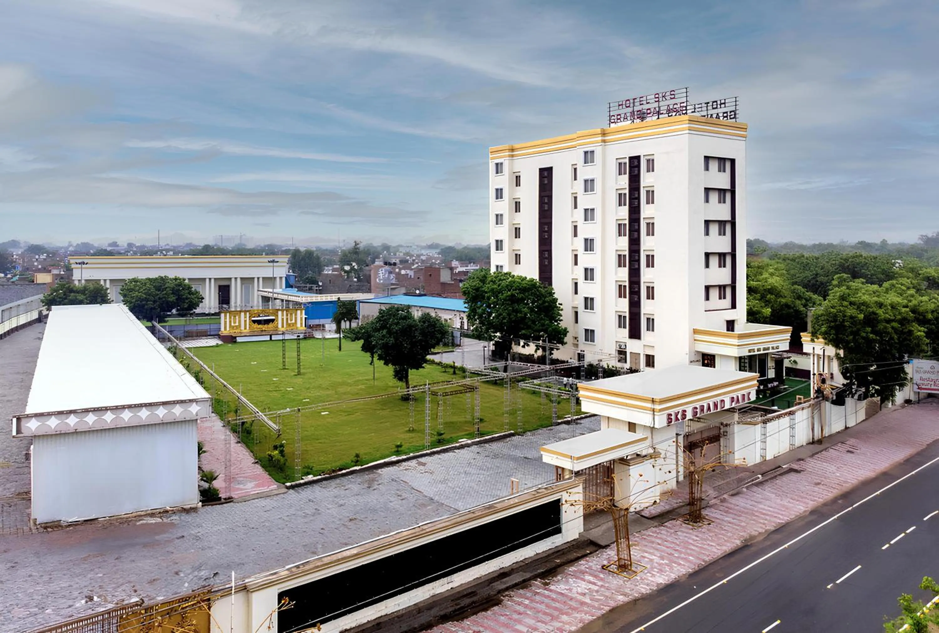 Day in Hotel SKS Grand Palace-Vrindāvan