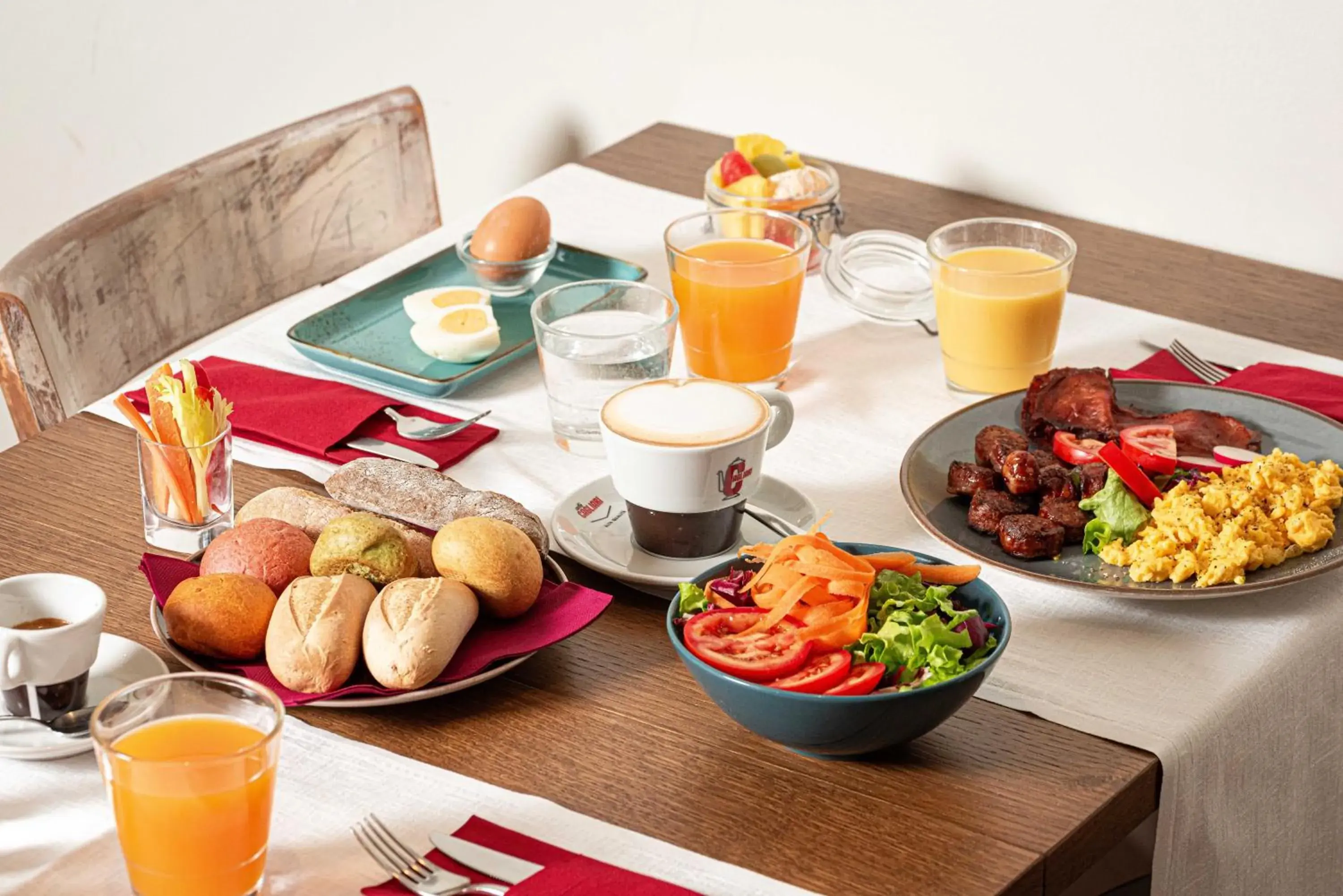 Breakfast in Phi Hotel Bologna Apartments Breakfast in Phi Hotel Bologna Apartments