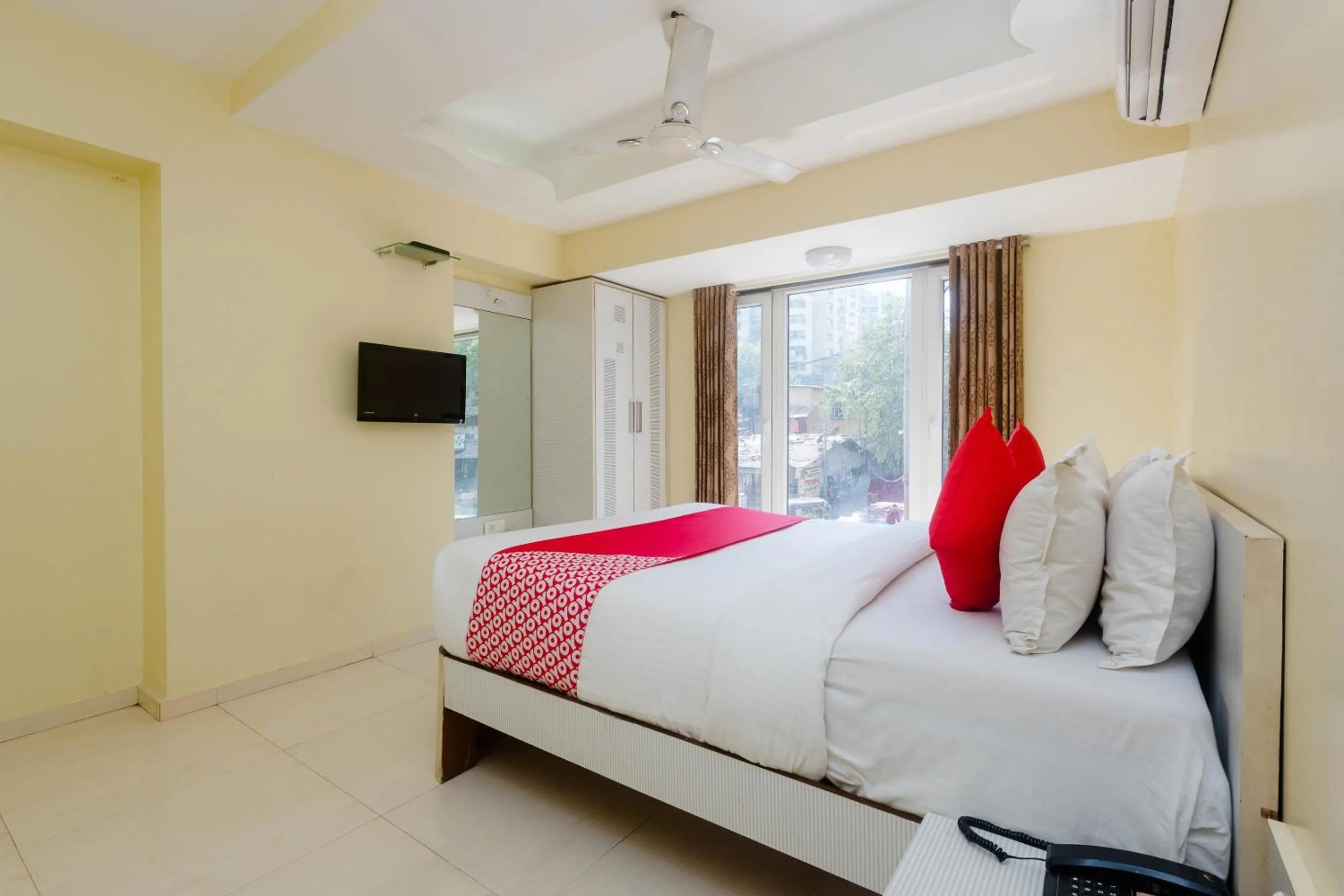 Bedroom in Collection O Grand Corp Inn