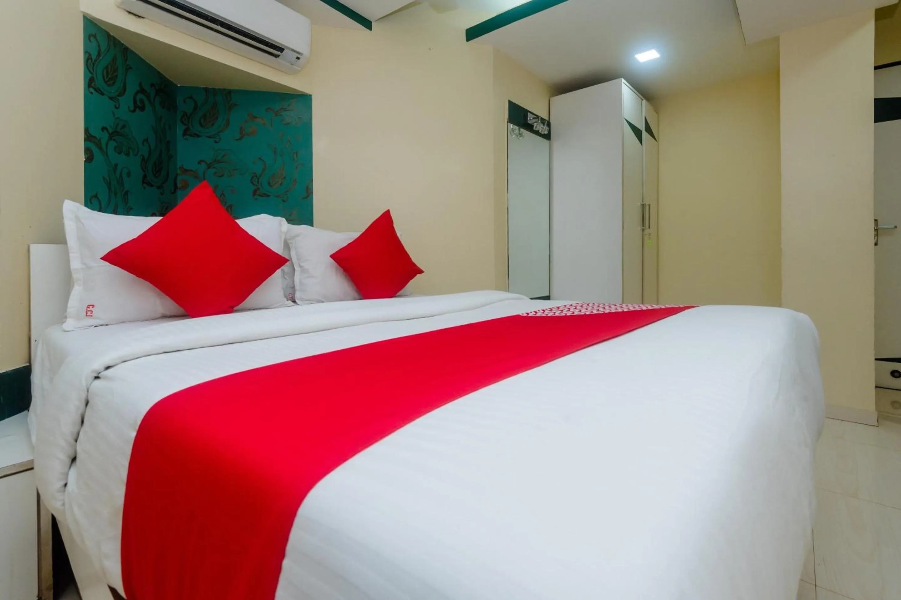 Bedroom in Collection O Grand Corp Inn