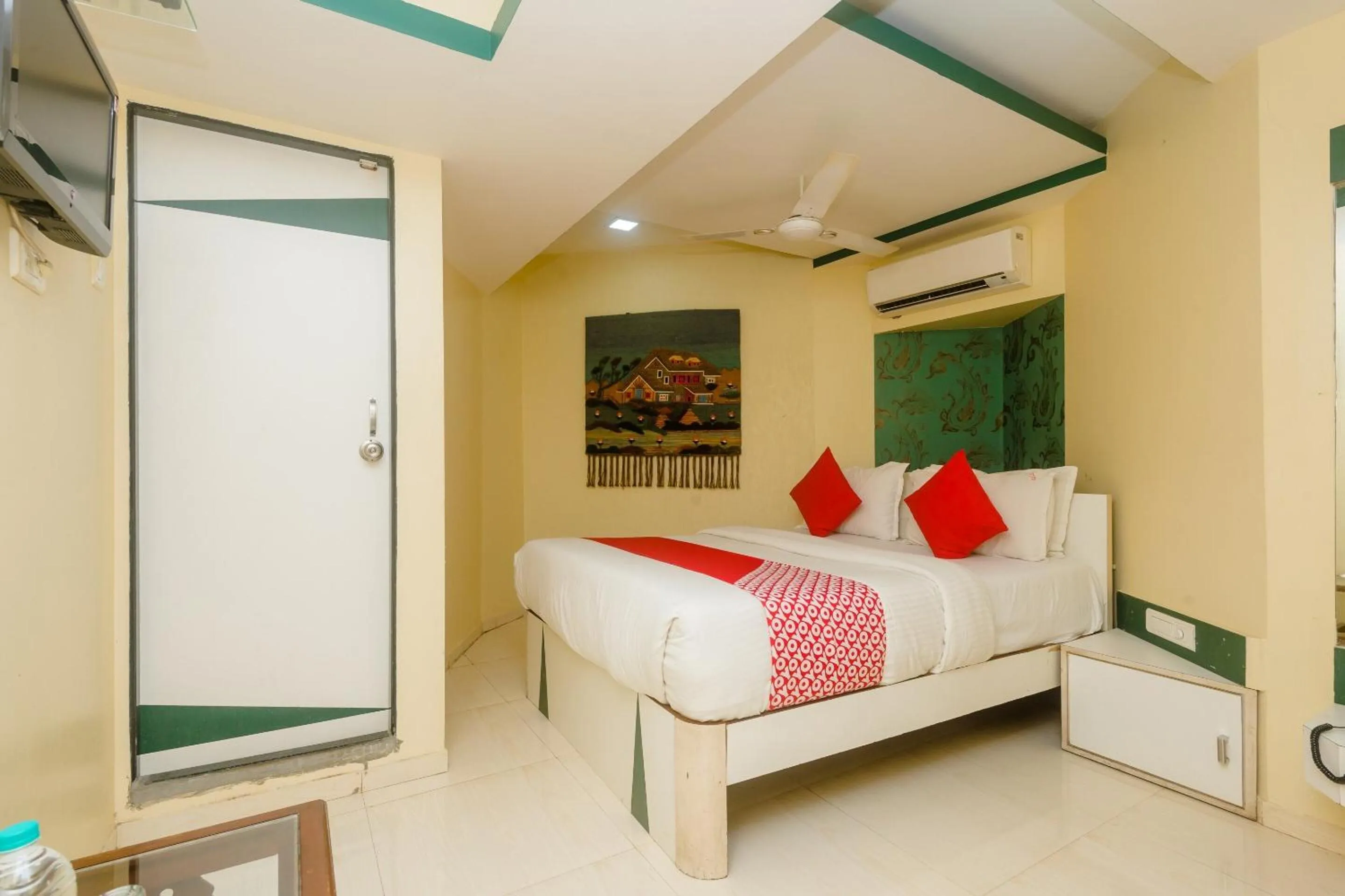 Bedroom in Collection O Grand Corp Inn