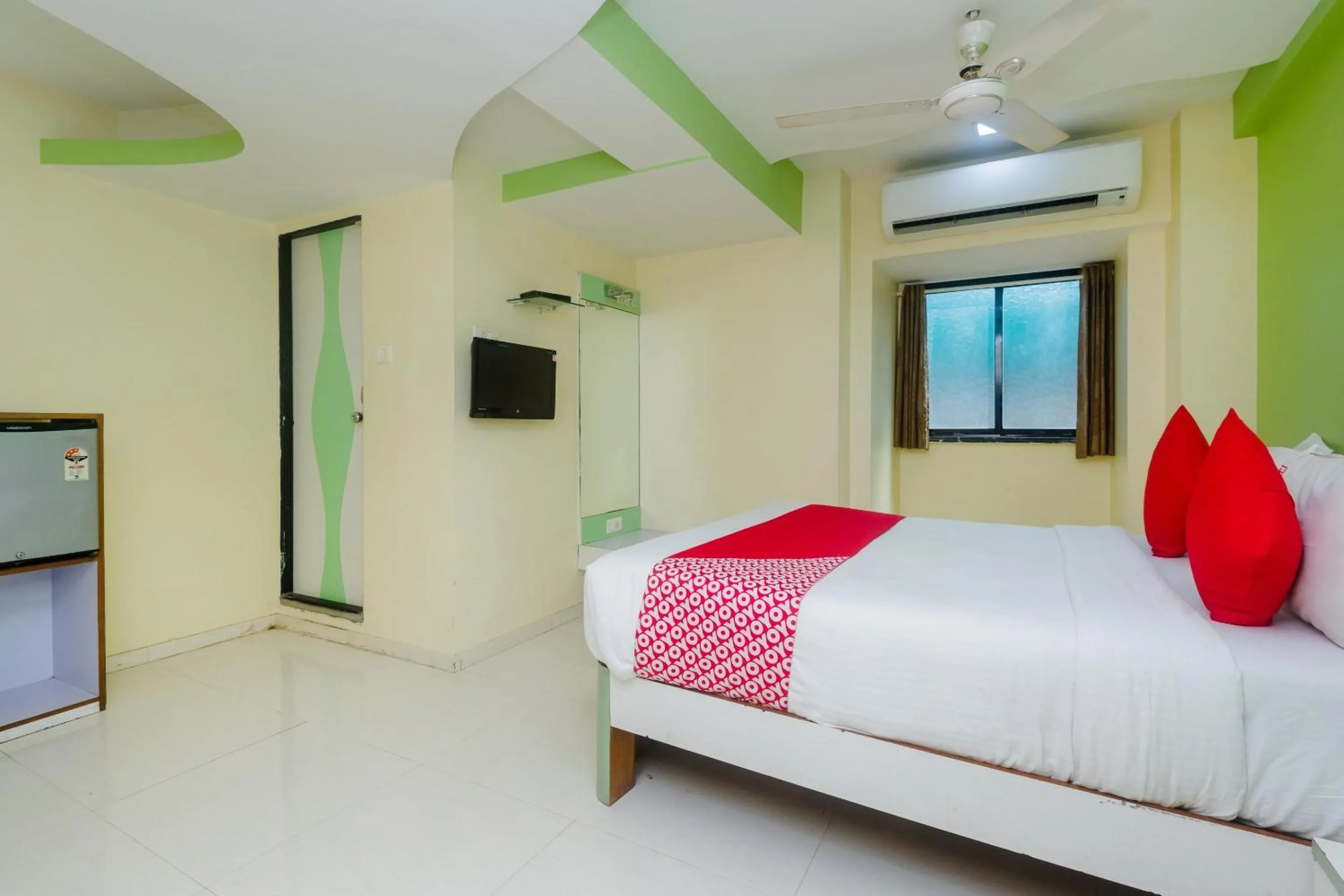 Bedroom in Collection O Grand Corp Inn