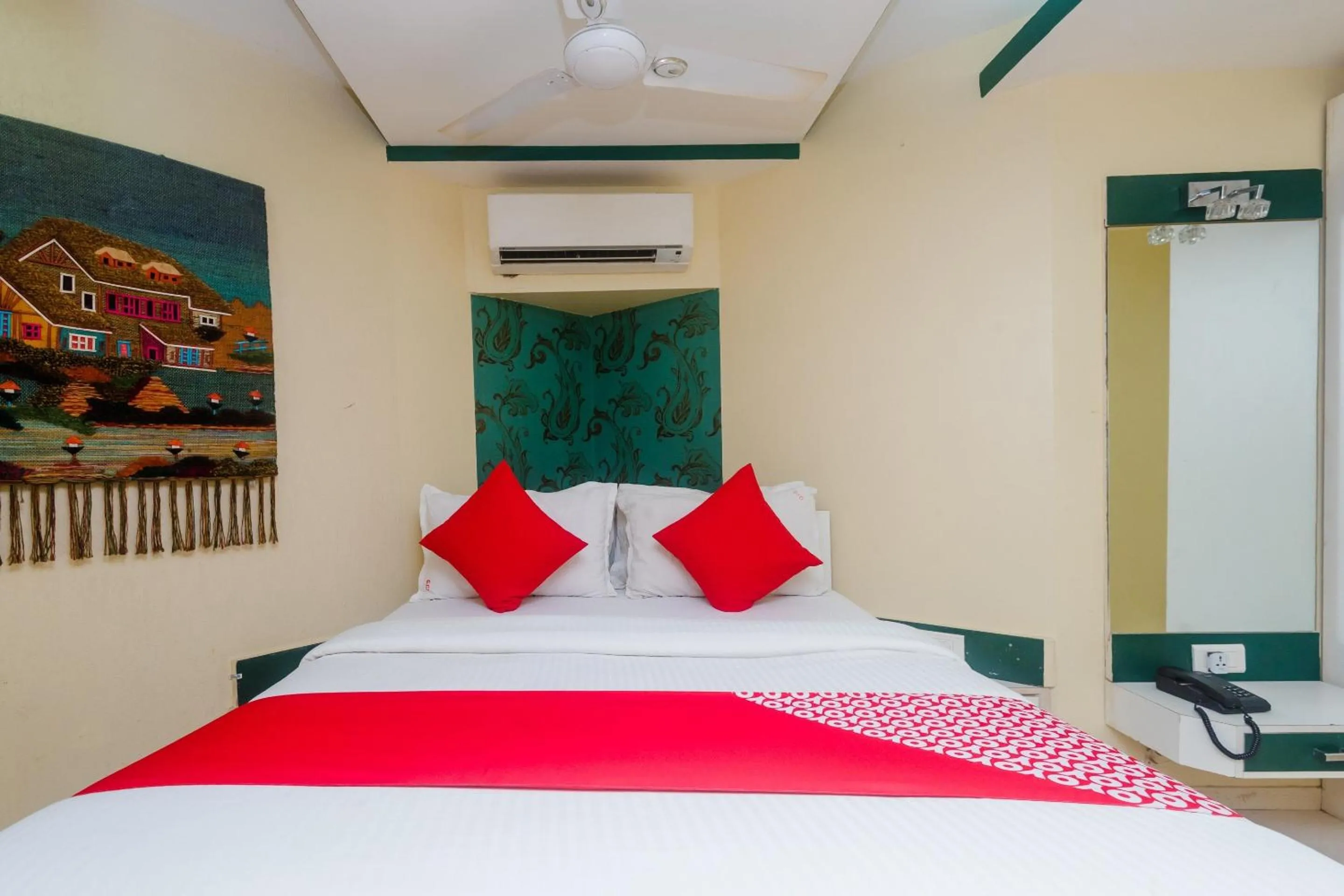 Bedroom in Collection O Grand Corp Inn