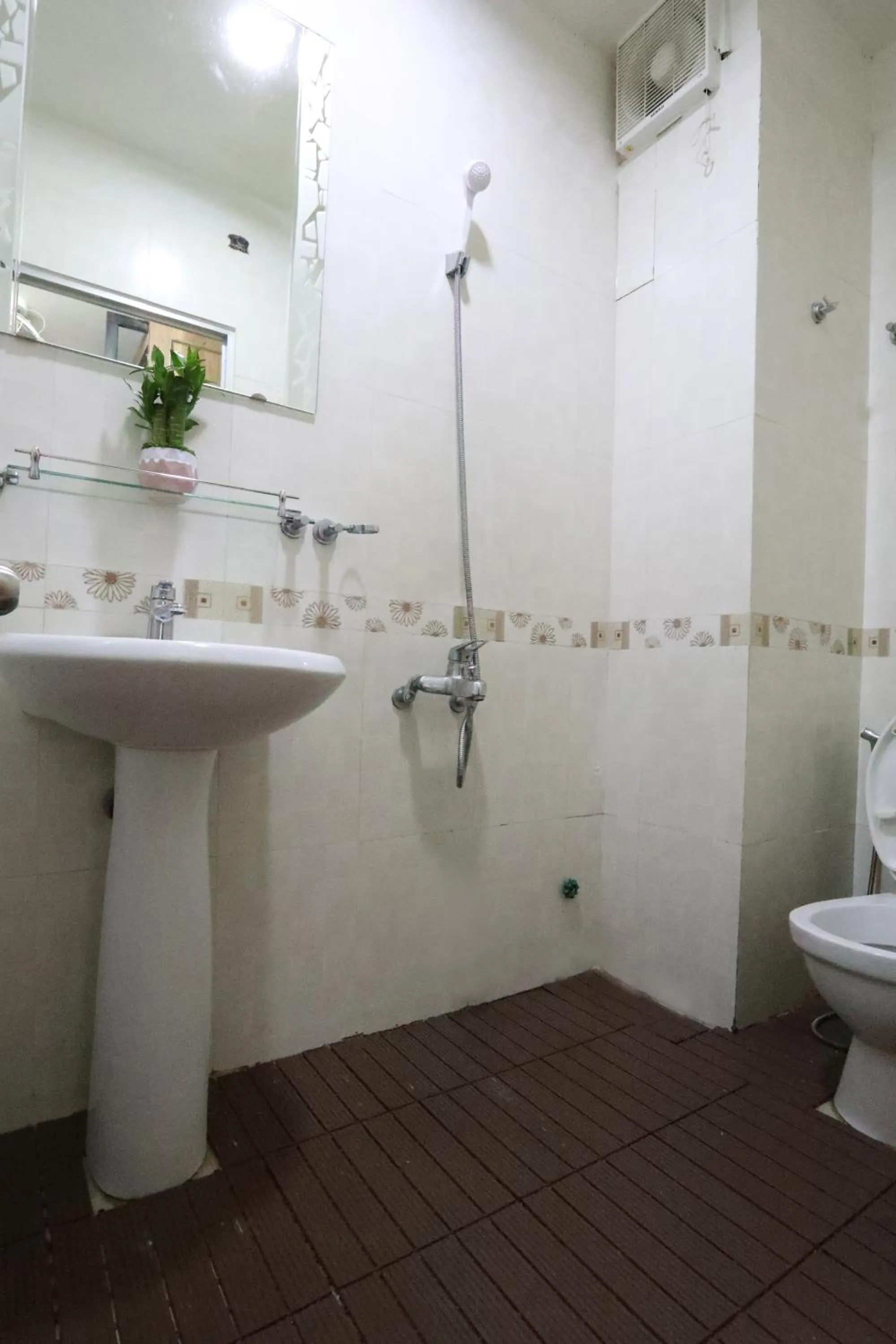 Bathroom in Bui Vien Street Hostel