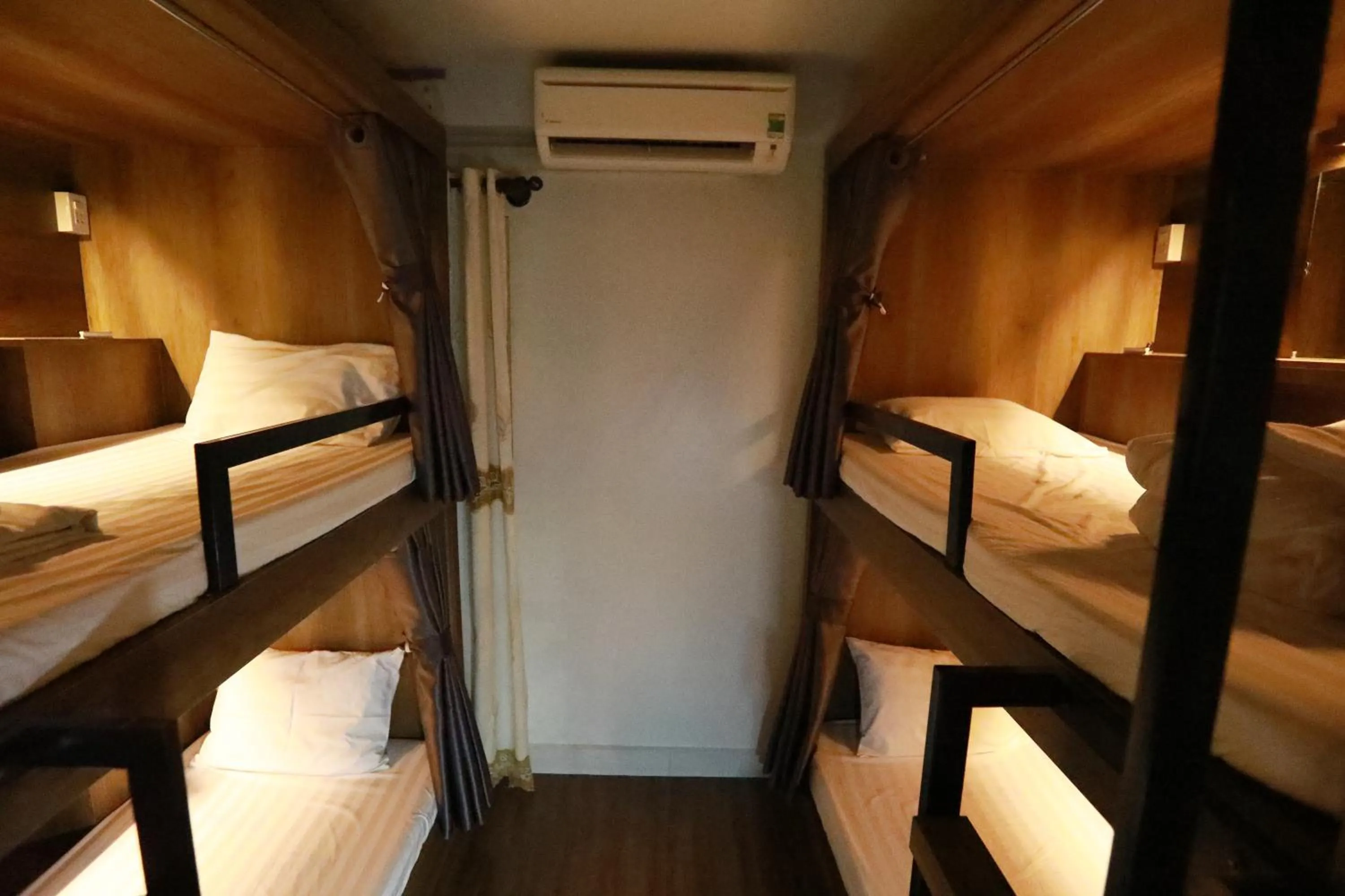 Bedroom, Bed in Bui Vien Street Hostel