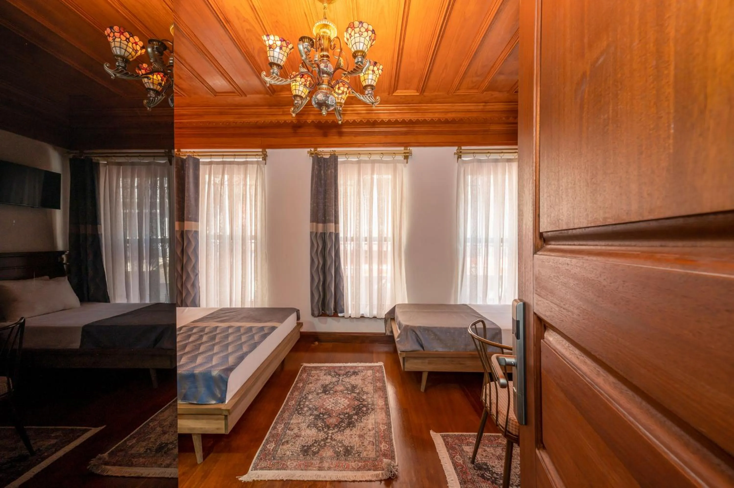 Bed in Valeria Antique 1892