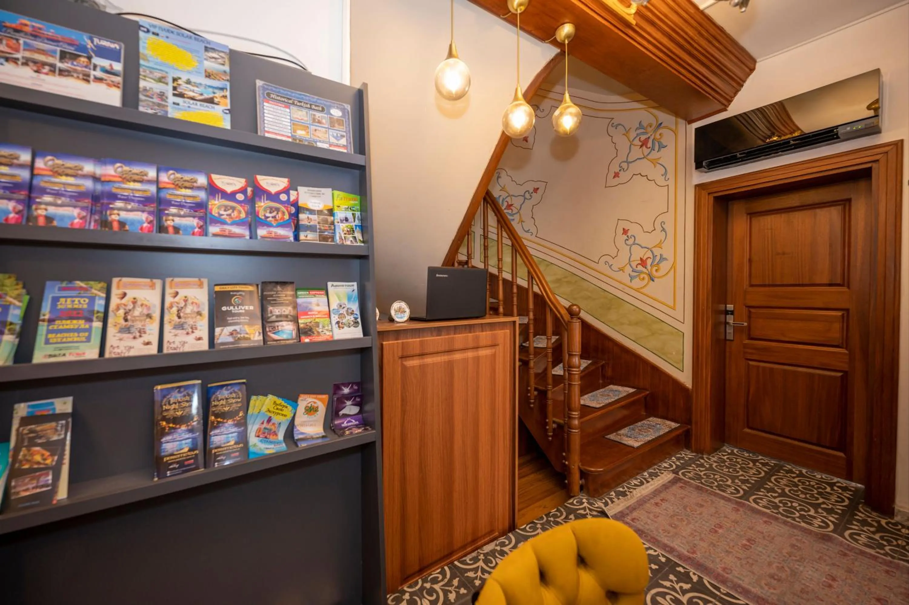 Lobby or reception in Valeria Antique 1892