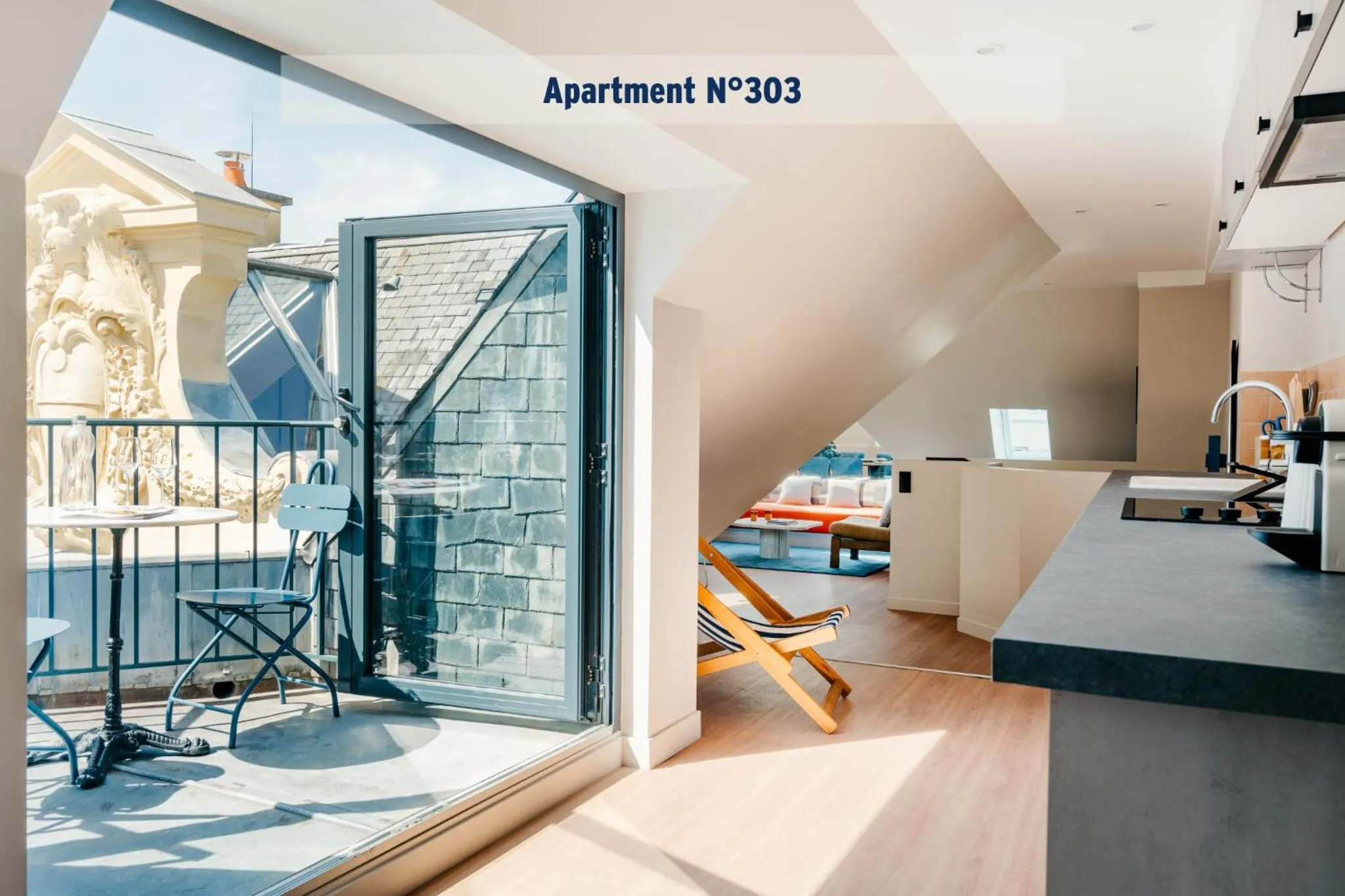 Balcony/Terrace, Bed in Edgar Suites Louvre - Jour