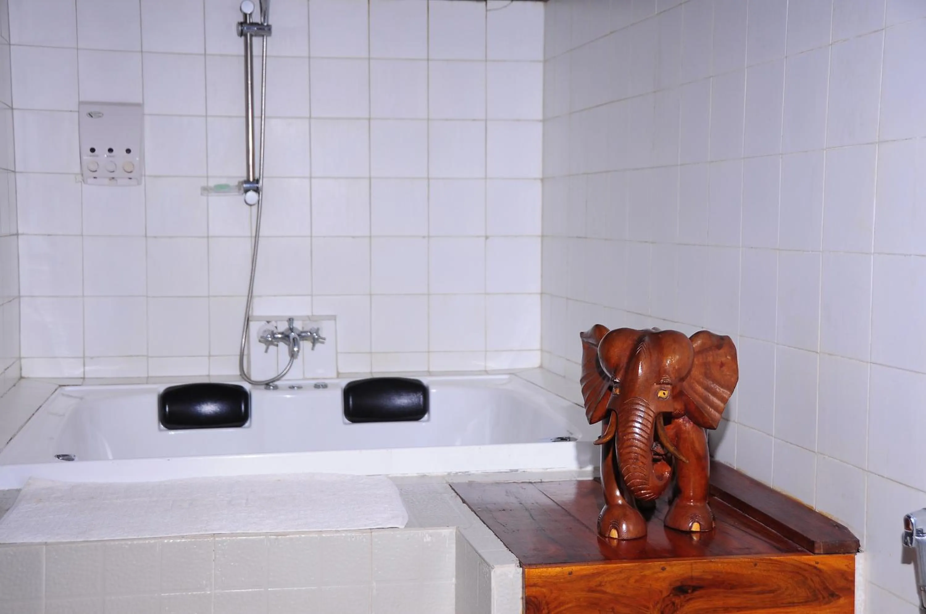 Bathroom in Boulder Garden