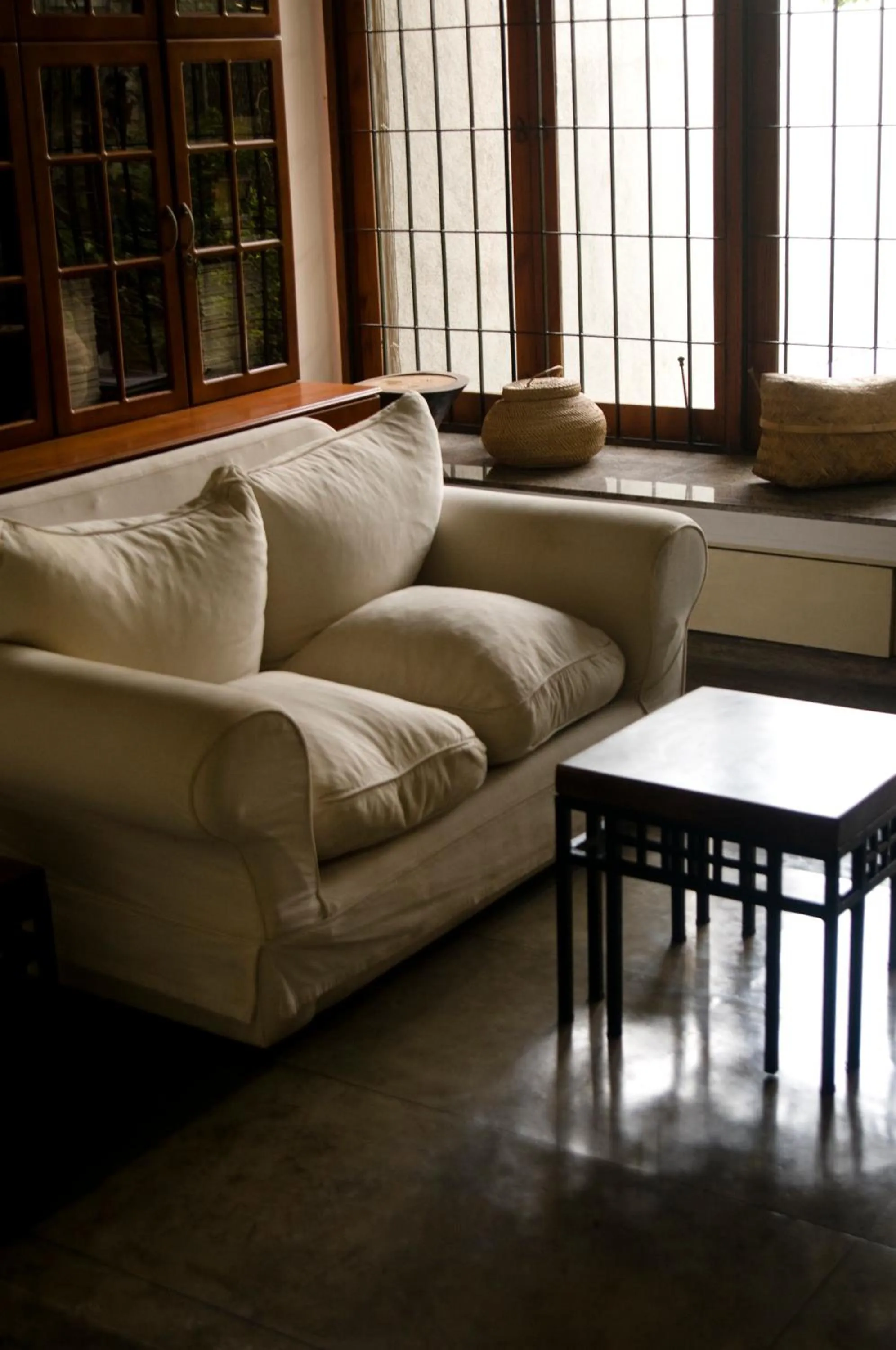 Communal lounge/ TV room in Mount Lodge Boutique Hotel