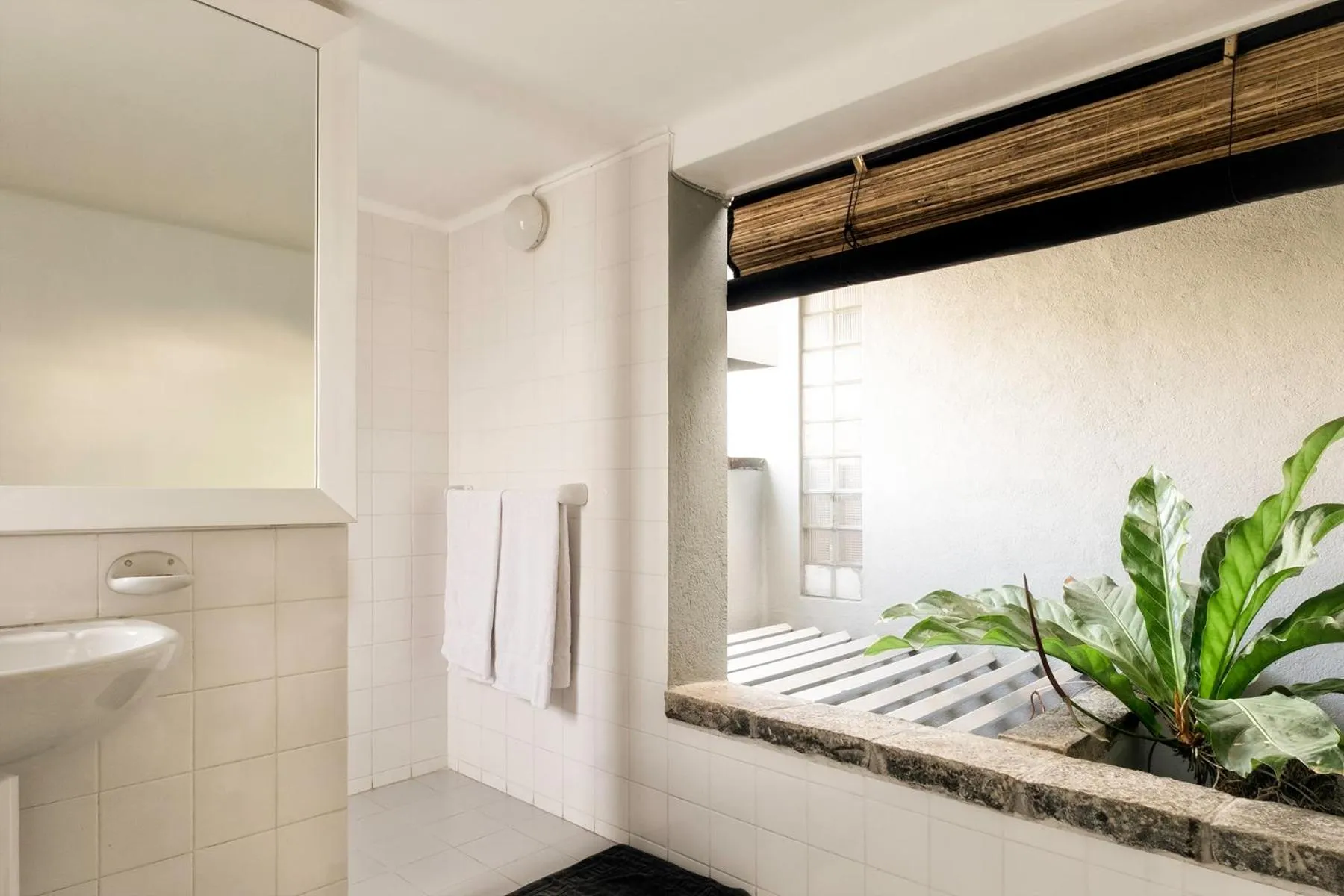 Bathroom in Mount Lodge Boutique Hotel