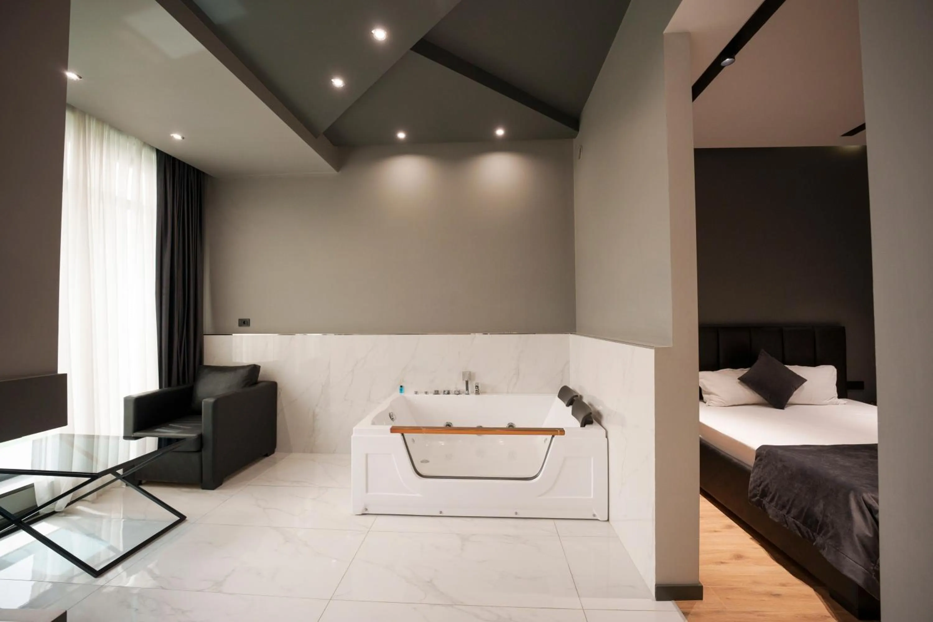 Photo of the whole room, Bed in Hotel Elion