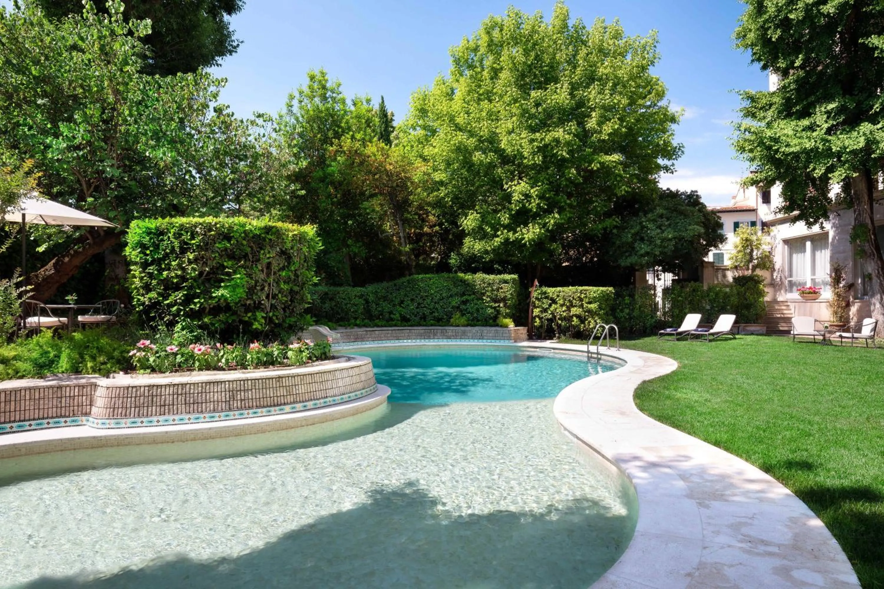 Swimming pool in Sina Villa Medici, Autograph Collection