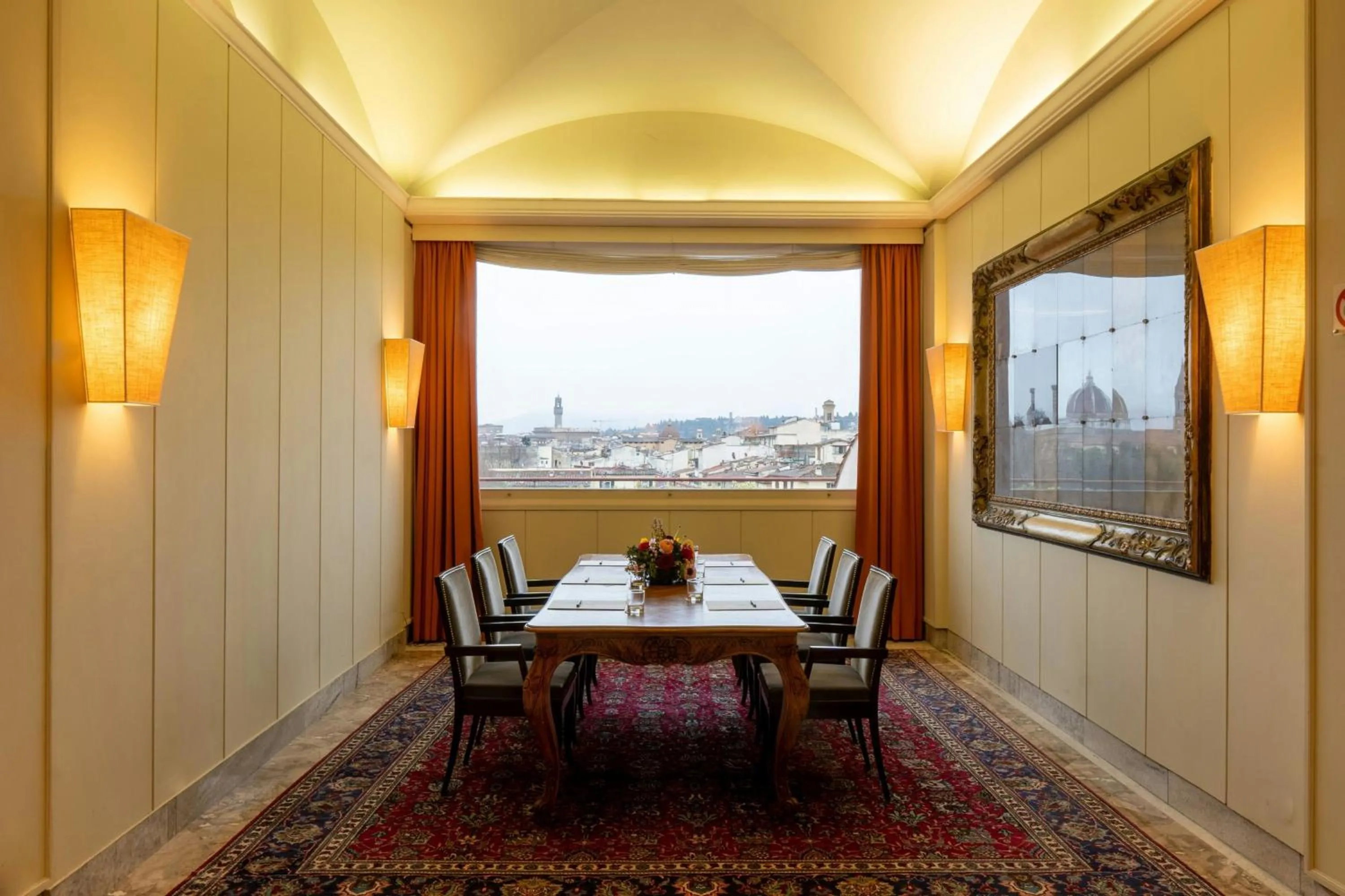 Meeting/conference room in Sina Villa Medici, Autograph Collection
