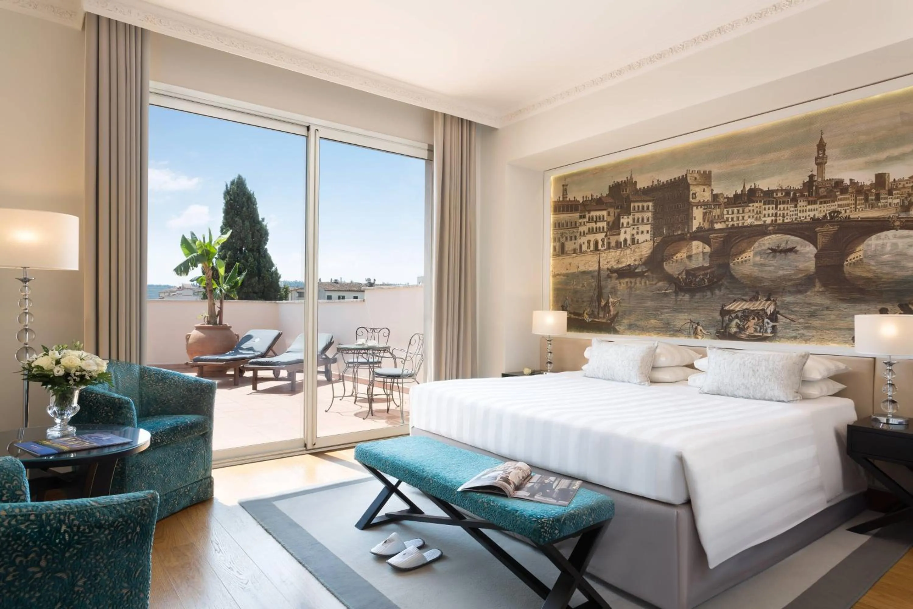 Photo of the whole room, Bed in Sina Villa Medici, Autograph Collection