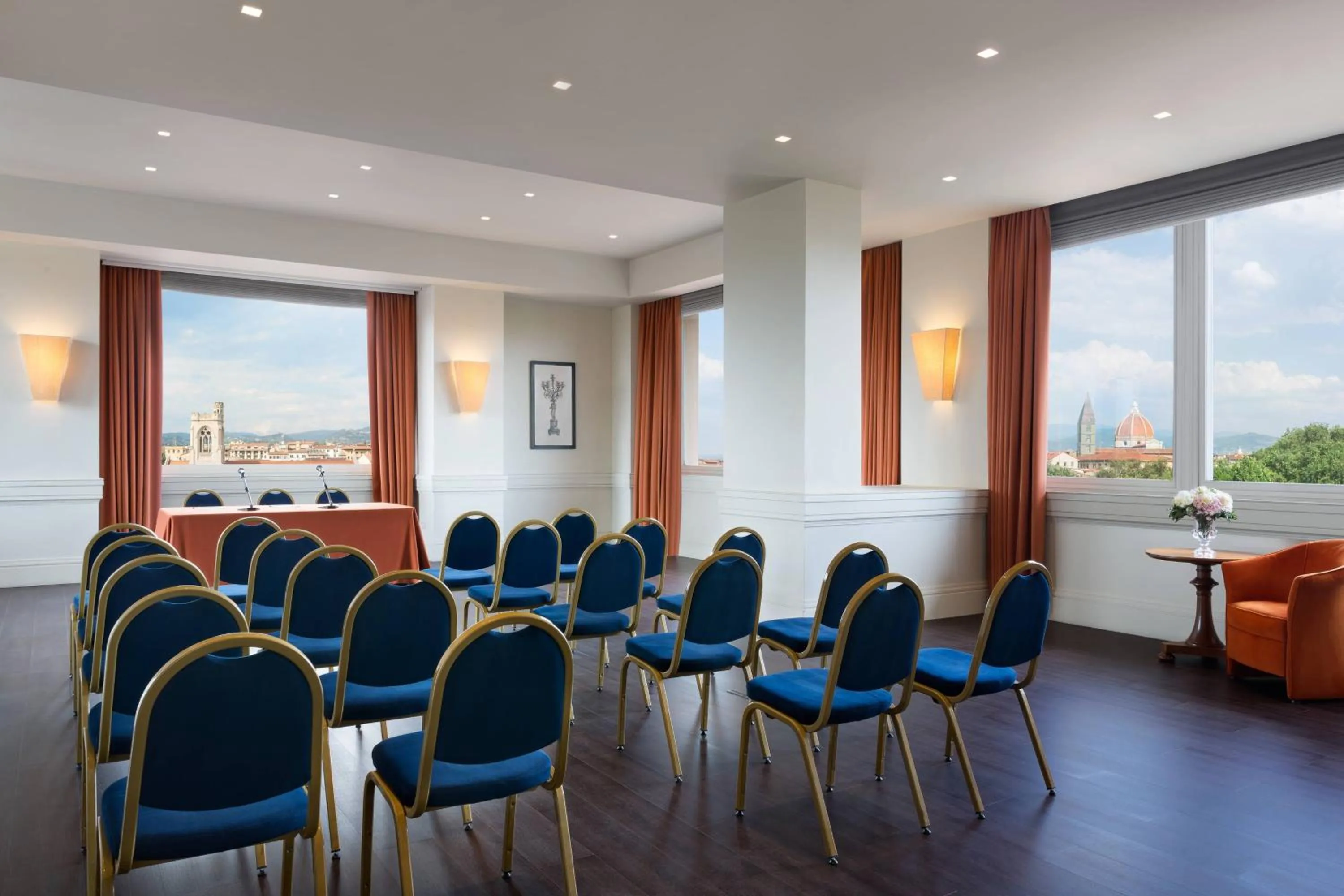 Meeting/conference room in Sina Villa Medici, Autograph Collection