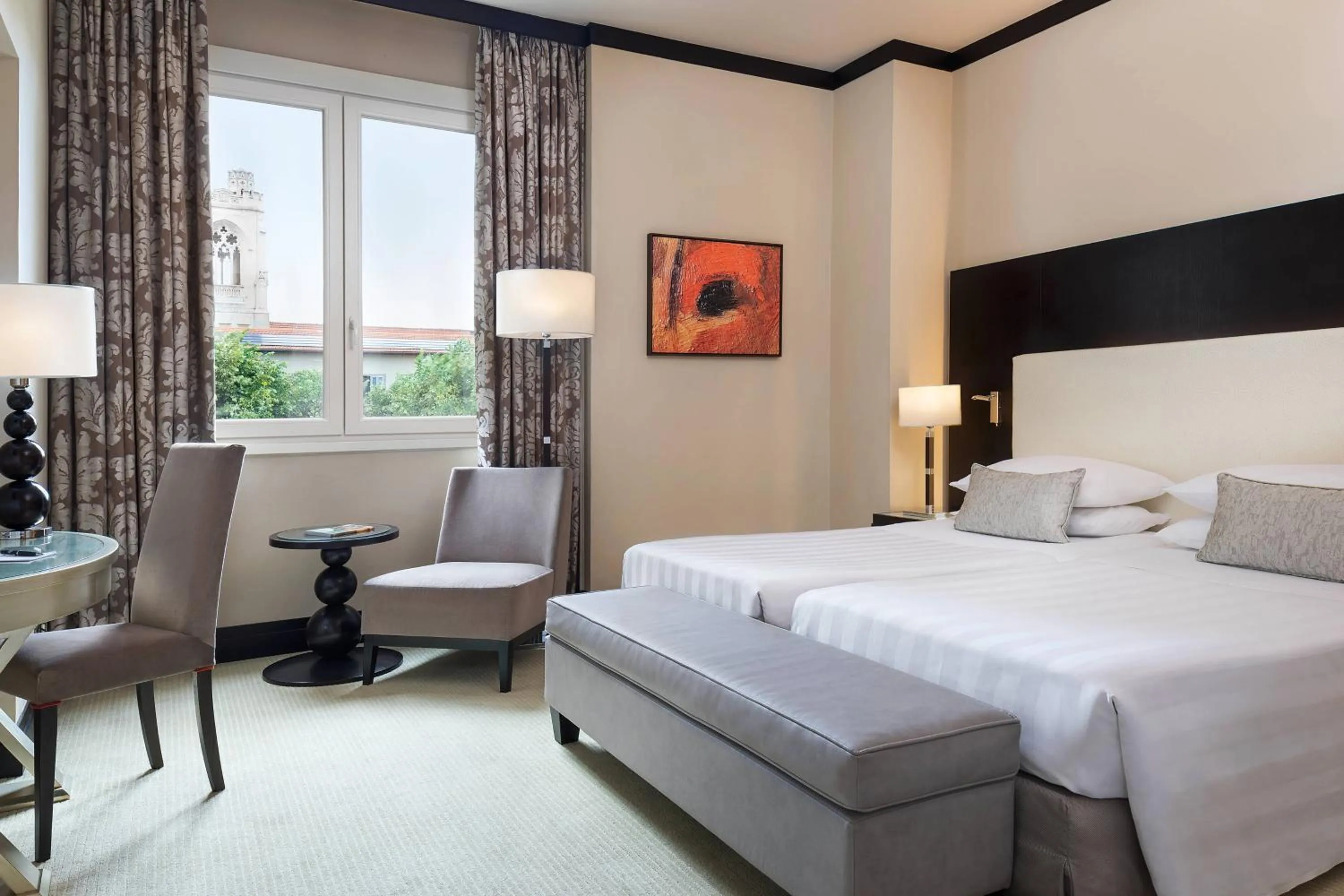 Photo of the whole room, Bed in Sina Villa Medici, Autograph Collection