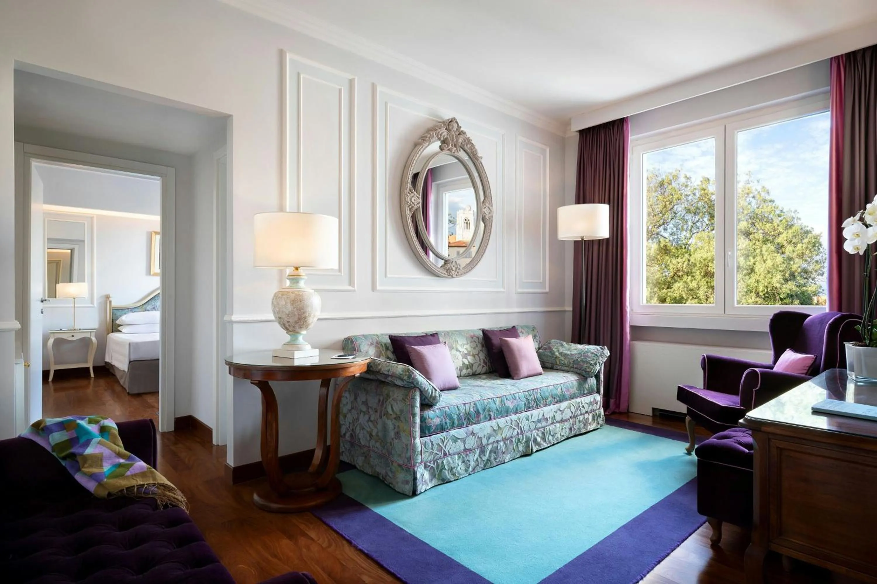 Photo of the whole room, Bed in Sina Villa Medici, Autograph Collection