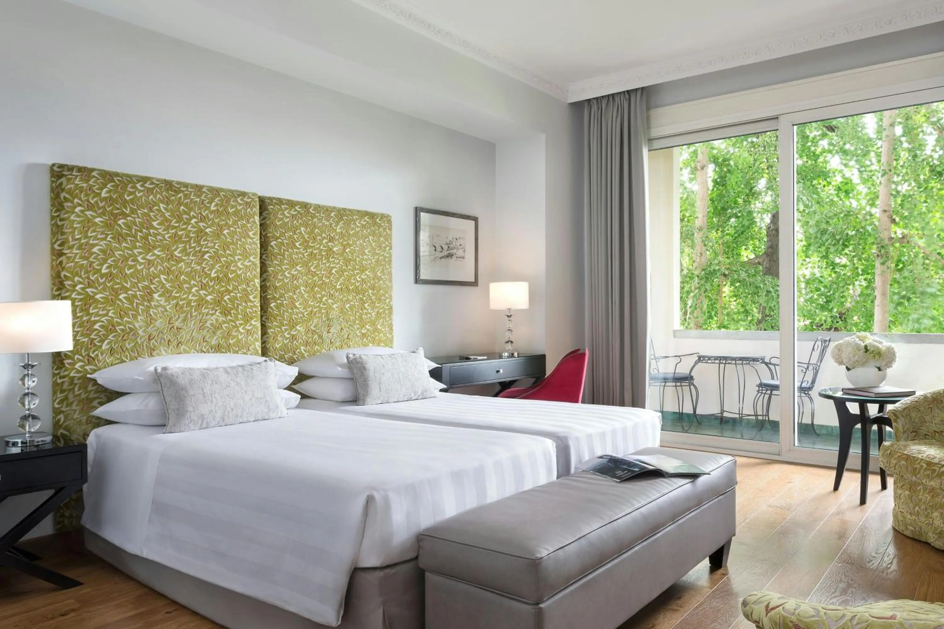 Photo of the whole room, Bed in Sina Villa Medici, Autograph Collection