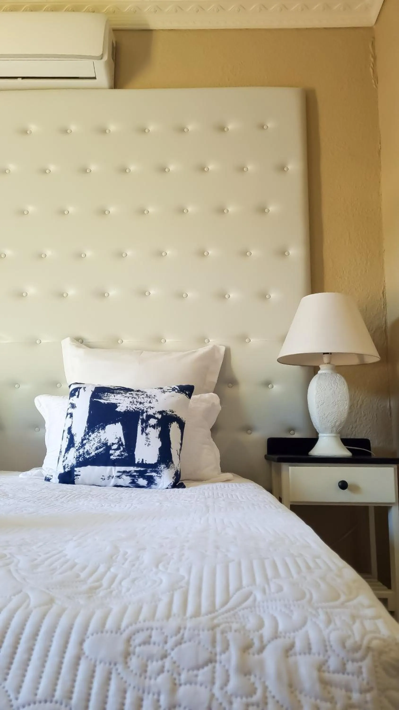 Bed in Black Diamond B&B Guesthouse