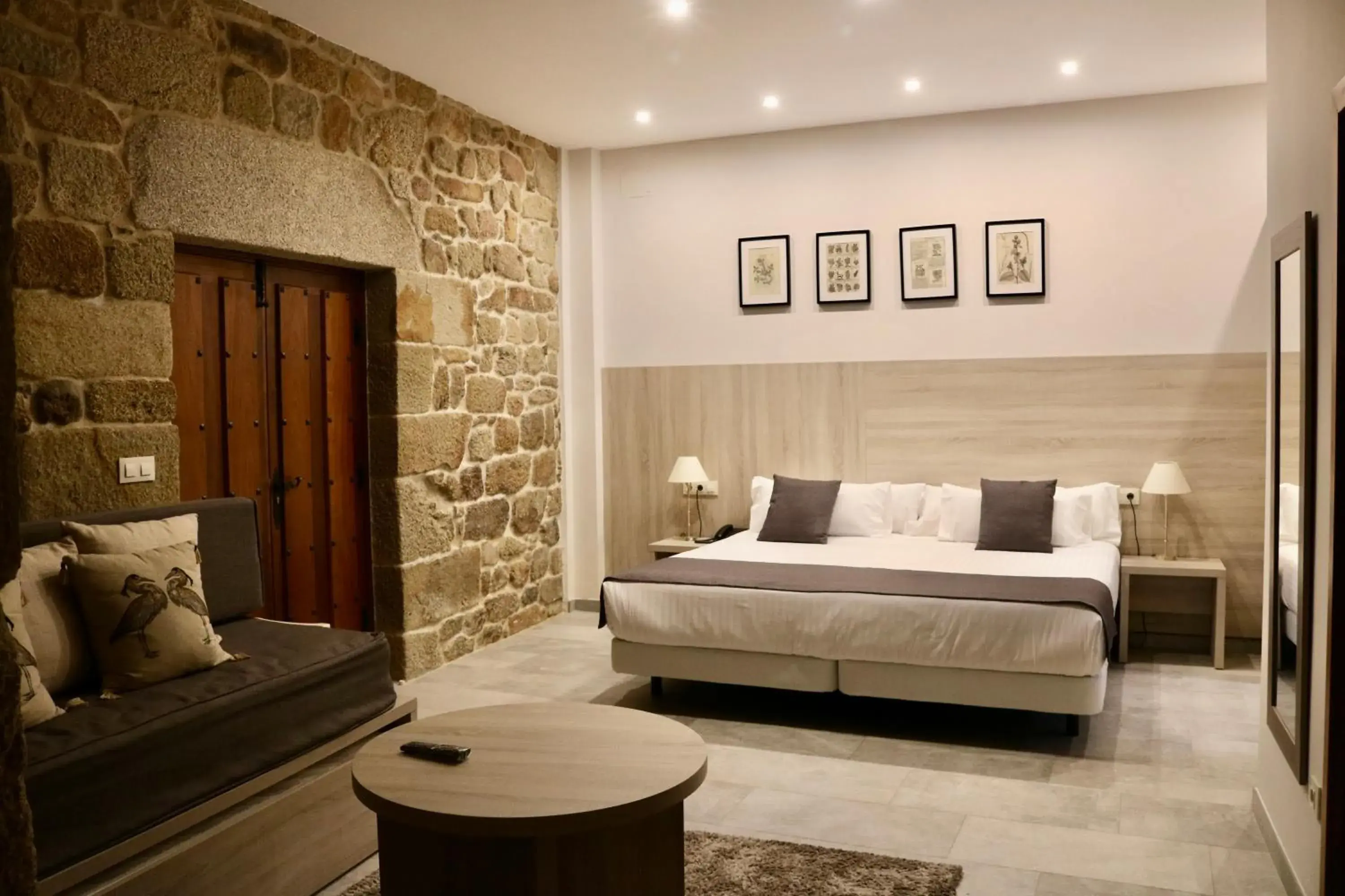 Large Double or Twin Room in Hotel A Torre do Xudeu Large Double or Twin Room in Hotel A Torre do Xudeu