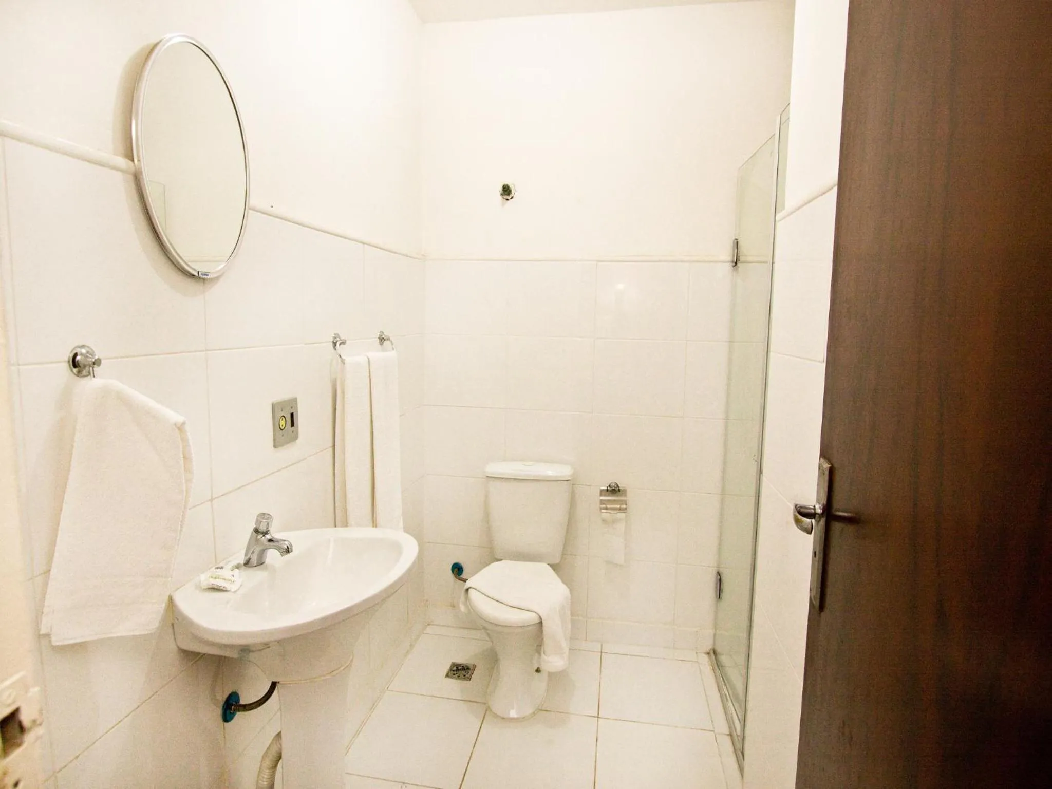Bathroom in Turrance White Hotel