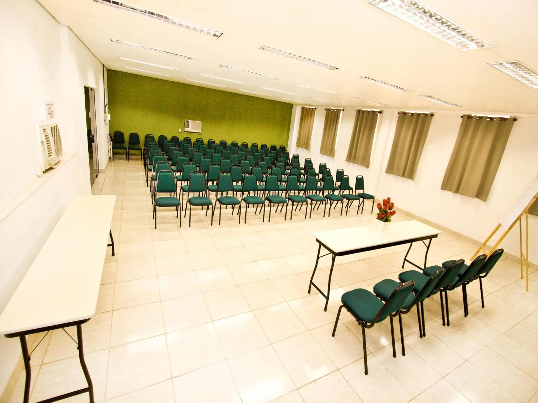 Meeting/conference room in Turrance White Hotel