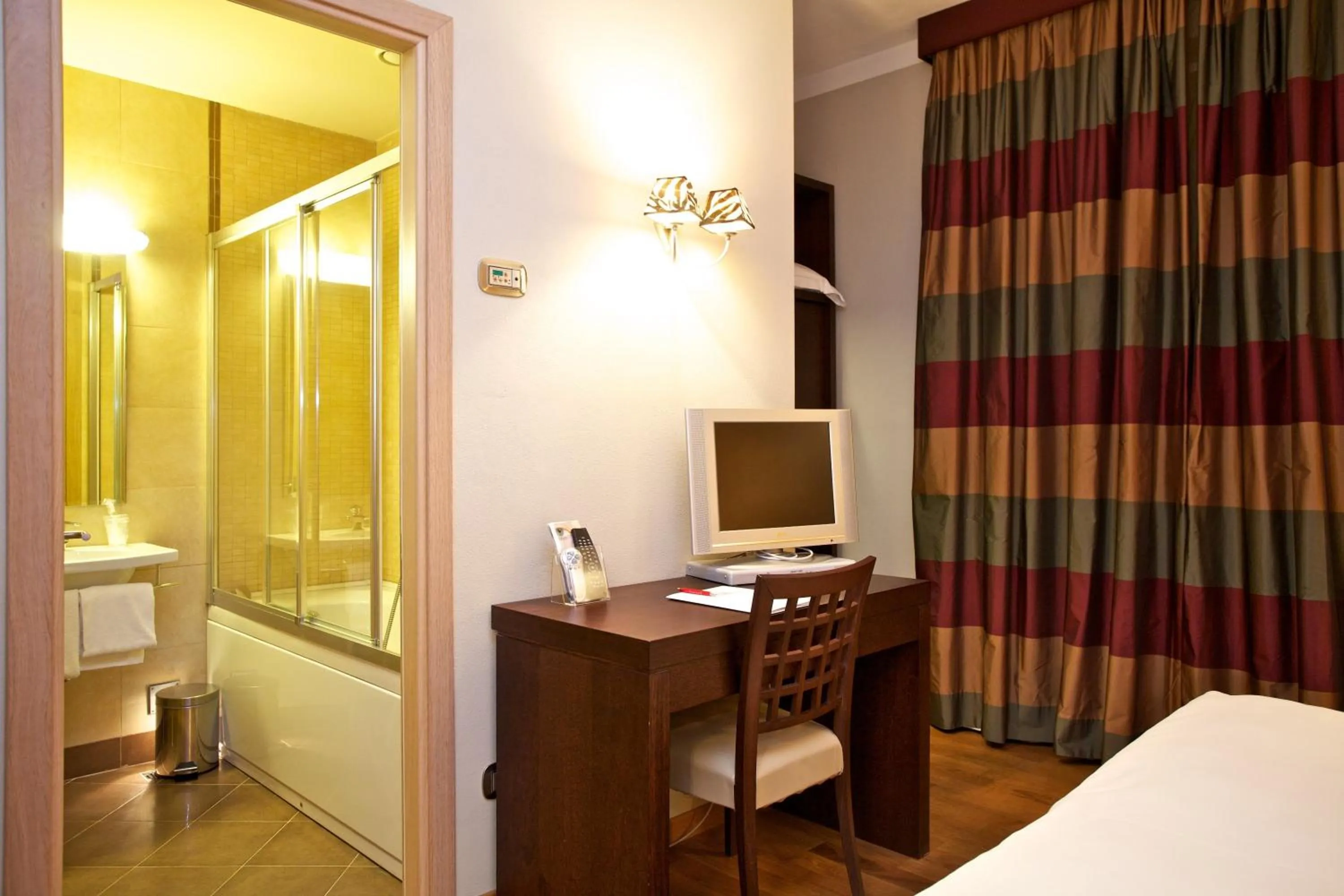 Photo of the whole room, Bed in Hotel Dei Vicari