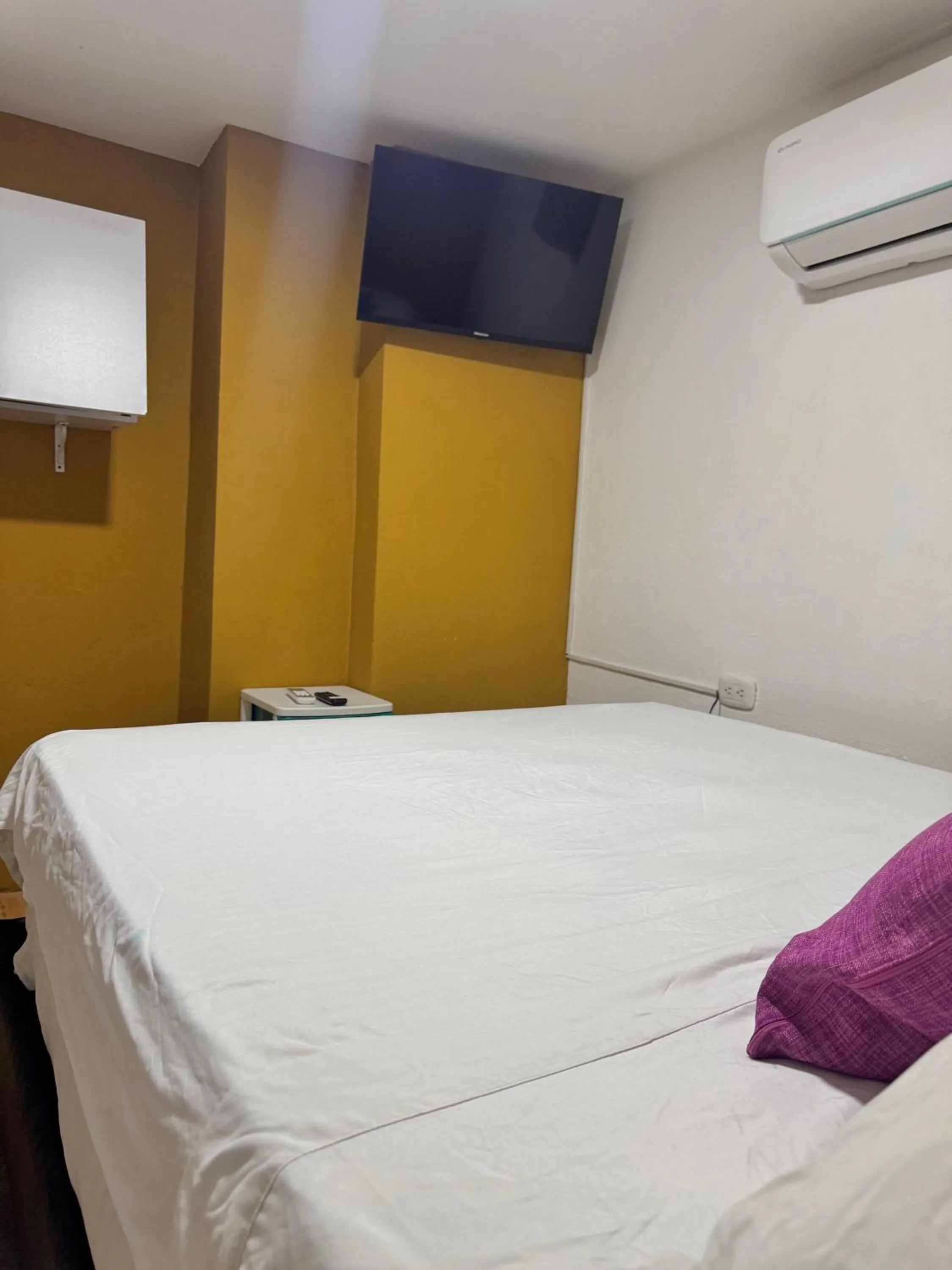 TV and multimedia, Bed in Seven Nights Hostel Cartagena