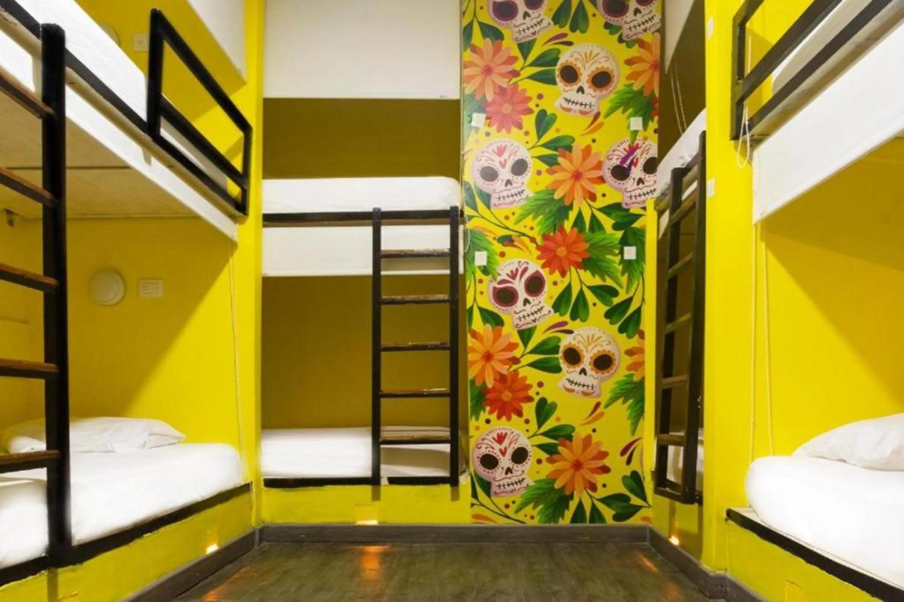 Bed in Seven Nights Hostel Cartagena