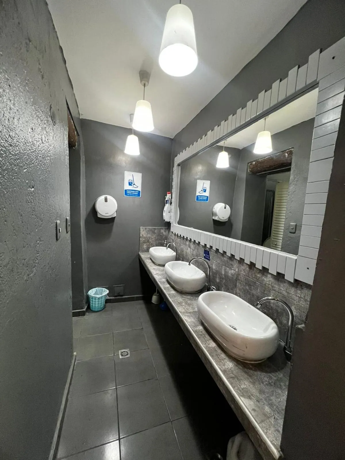 Toilet in Seven Nights Hostel Cartagena