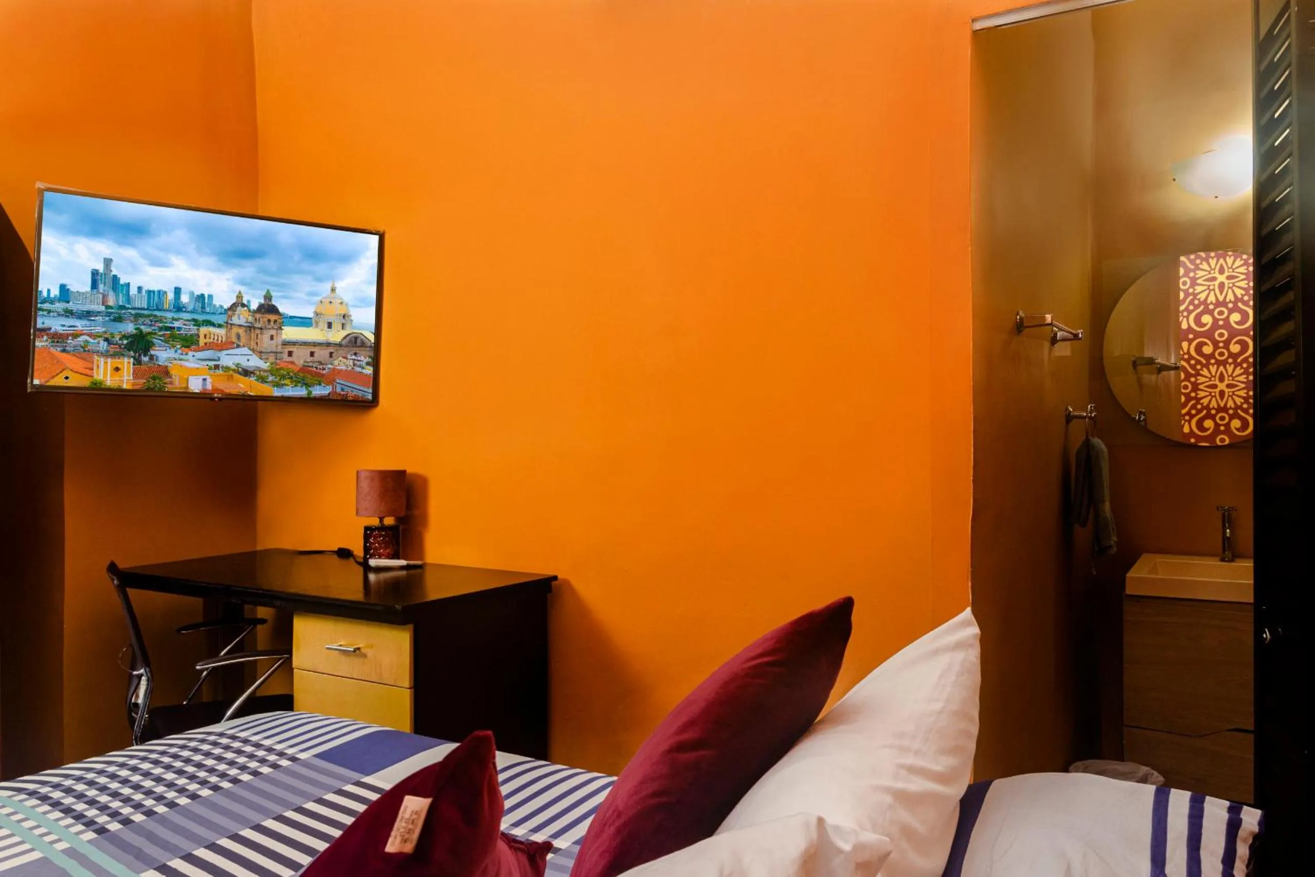 Bed in Seven Nights Hostel Cartagena