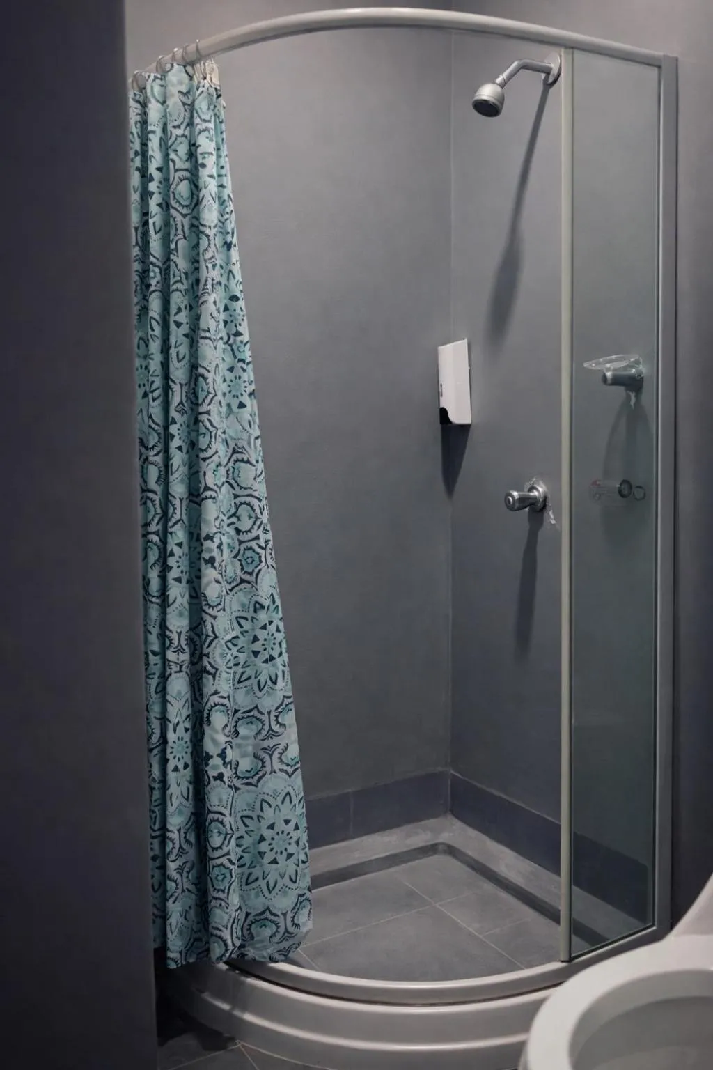 Toilet in Seven Nights Hostel Cartagena