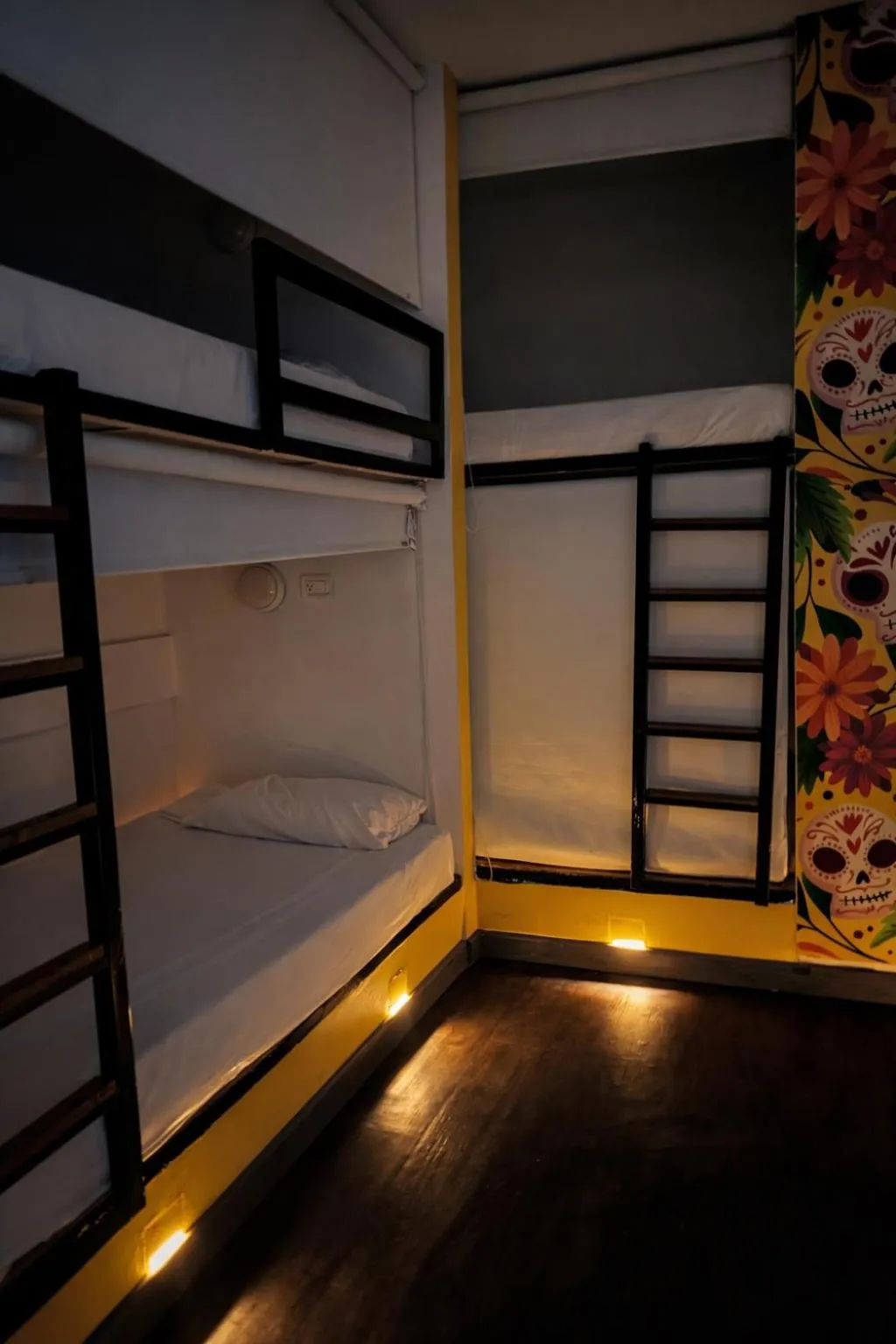 Bed in Seven Nights Hostel Cartagena