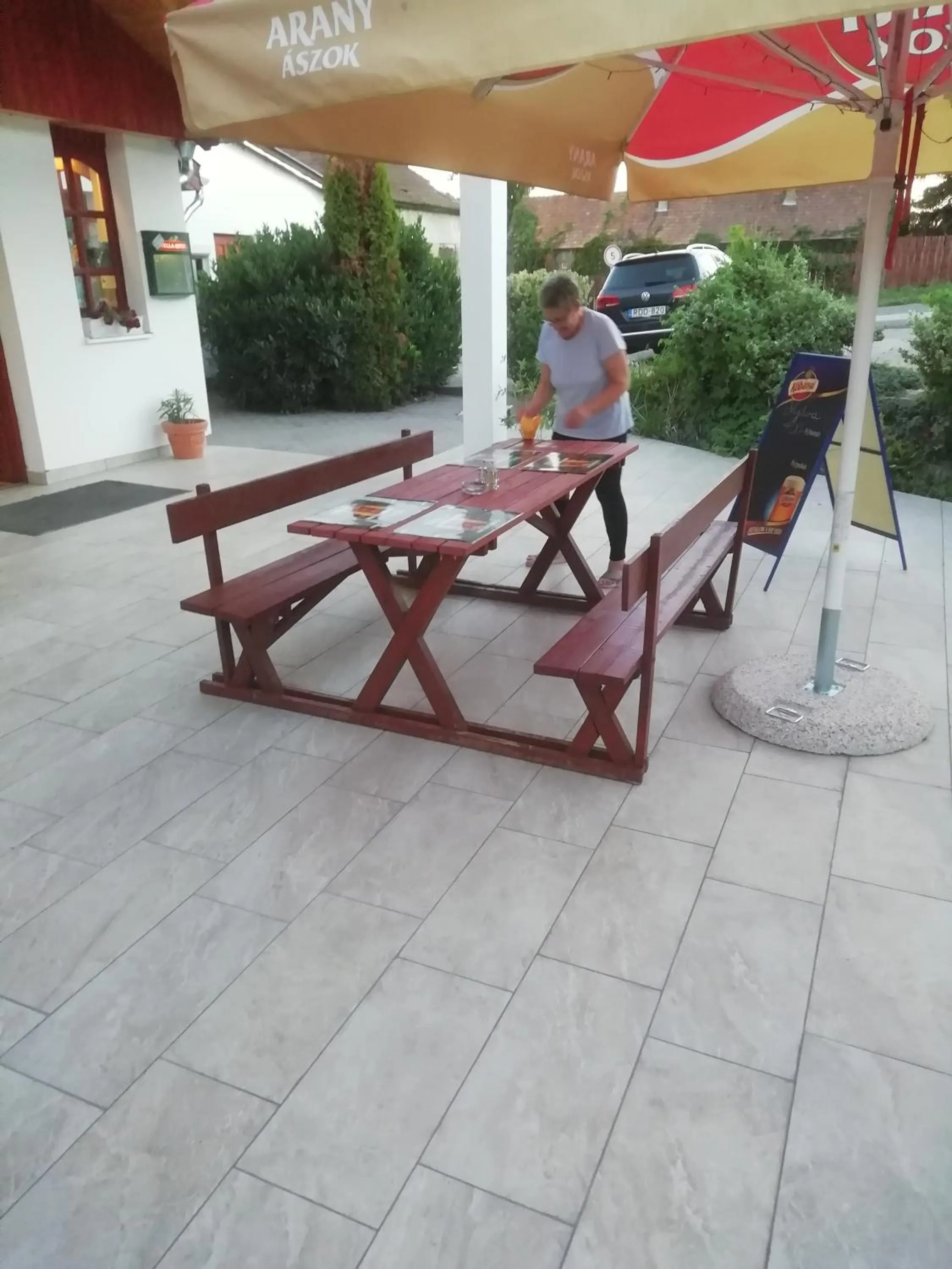 Micófogadó