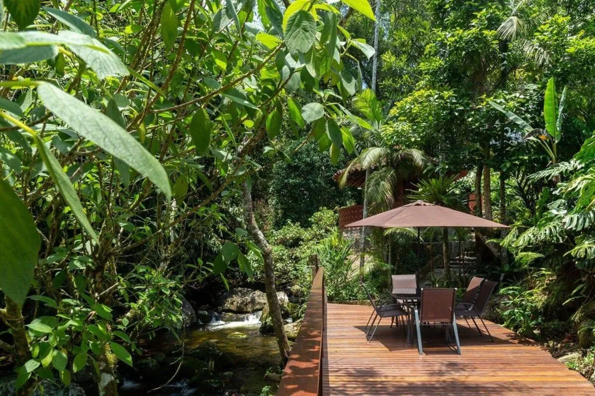 CurtaTere fireplace pool pet friendly garden