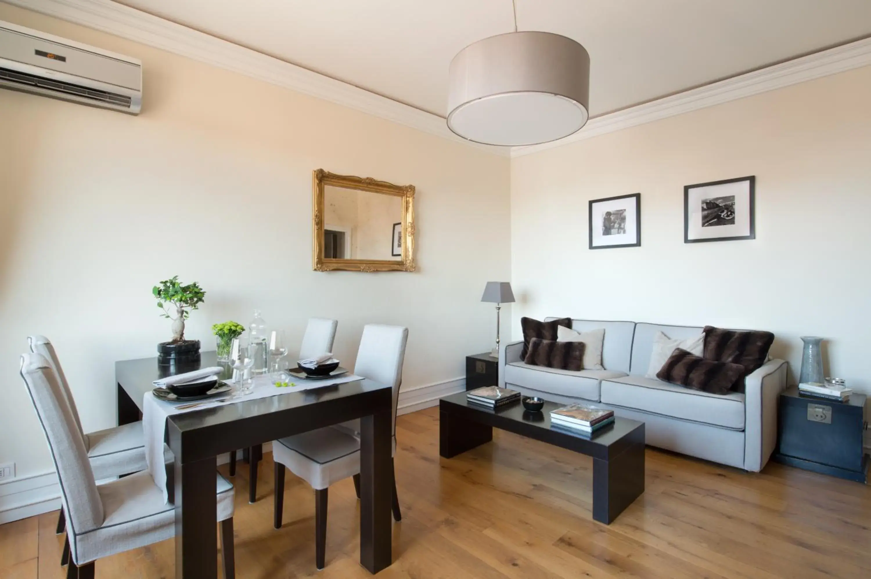 Living room in Tornabuoni Suites Collection Residenza D'Epoca Living room in Tornabuoni Suites Collection Residenza D'Epoca