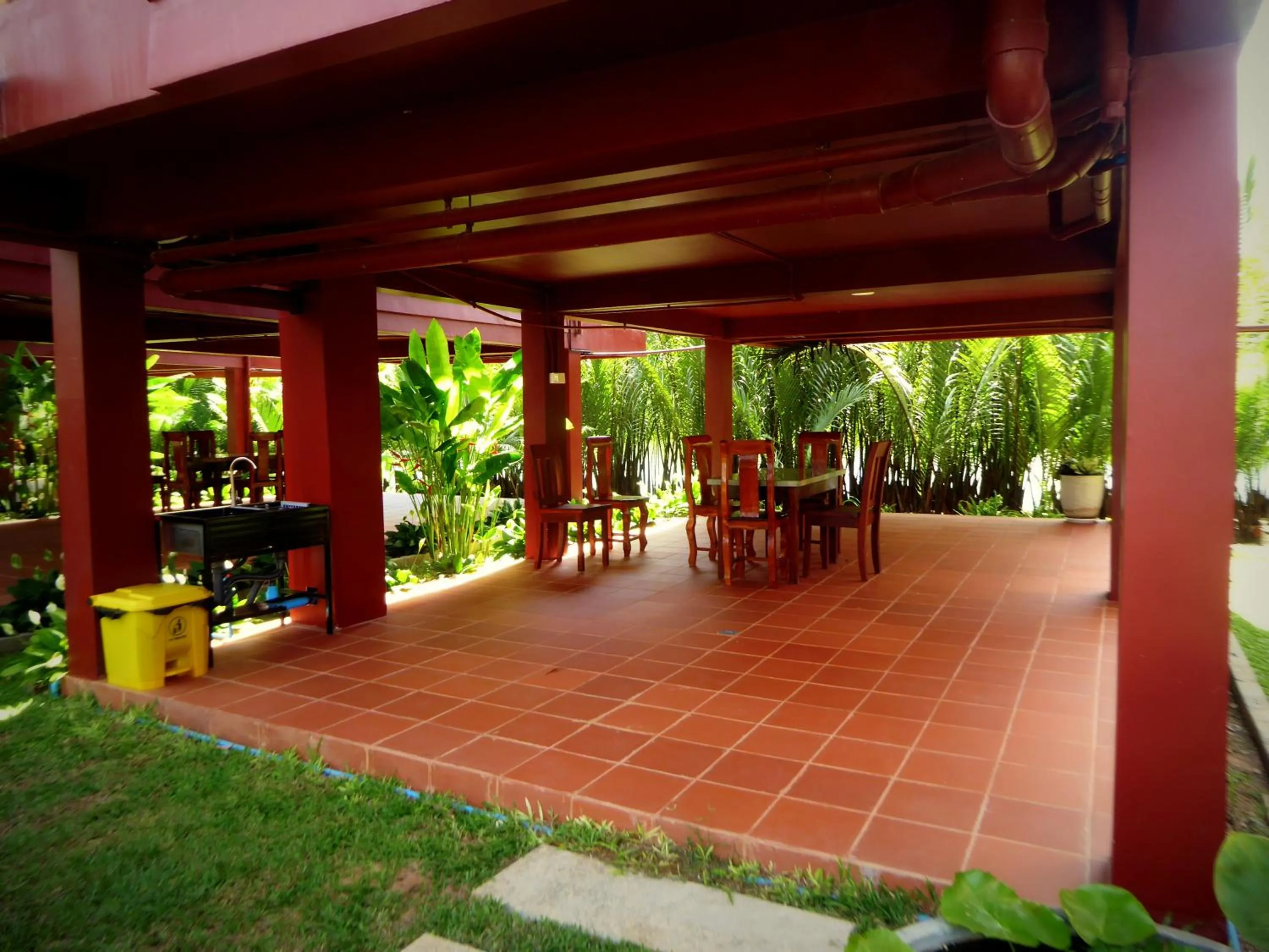 Patio in Lodge Moni Essara Kampot
