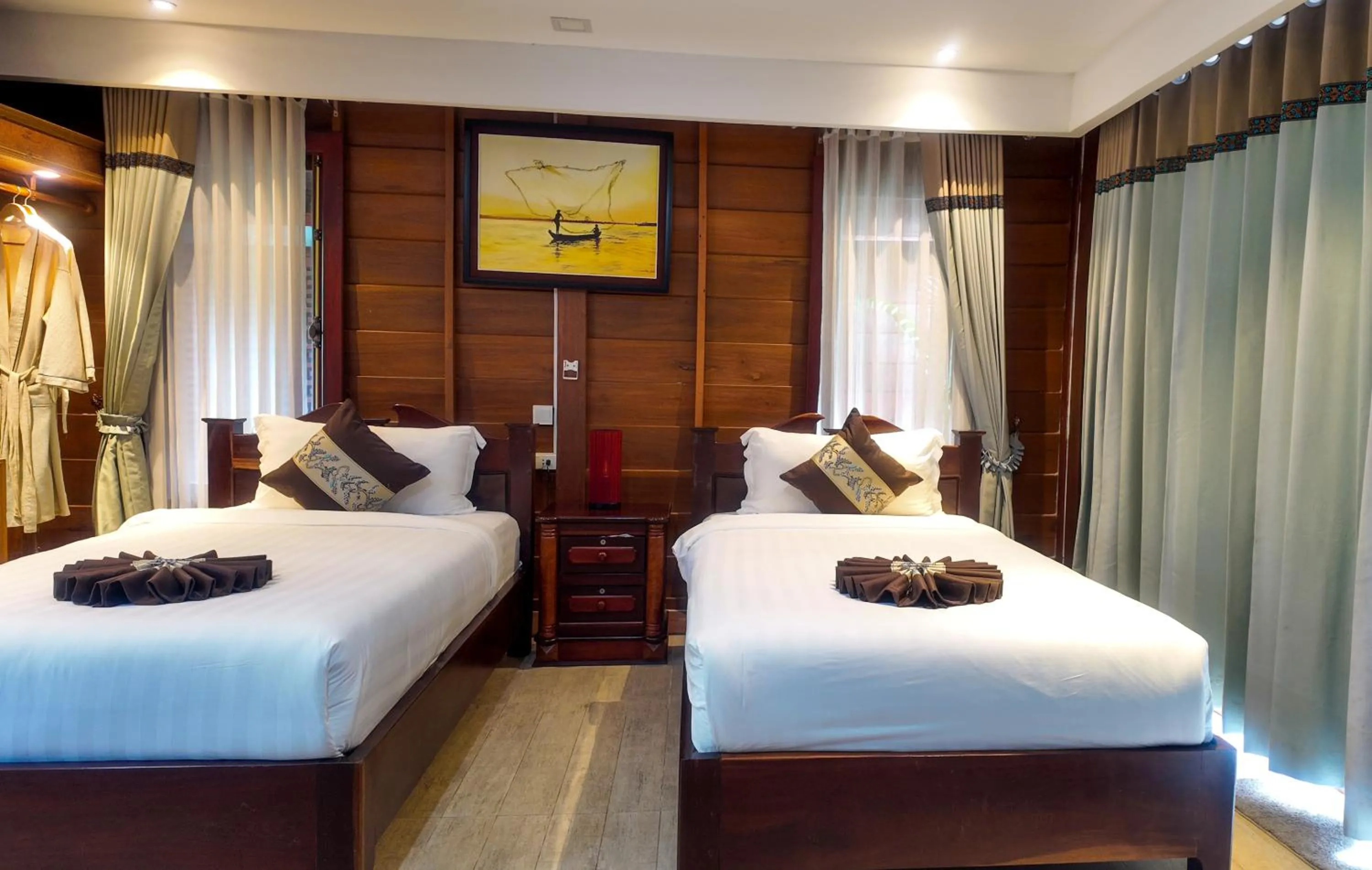 wardrobe, Bed in Lodge Moni Essara Kampot