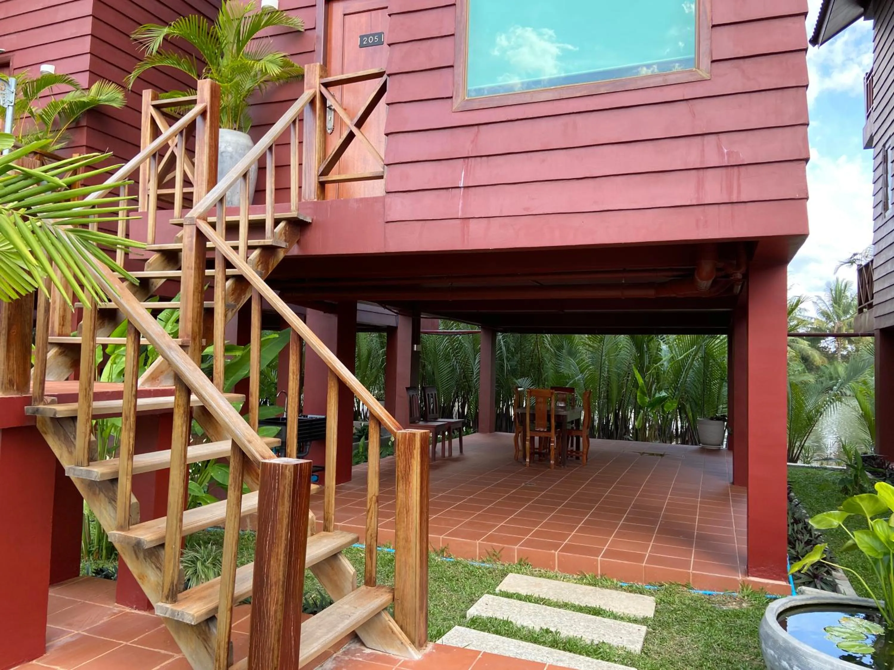 Patio in Lodge Moni Essara Kampot