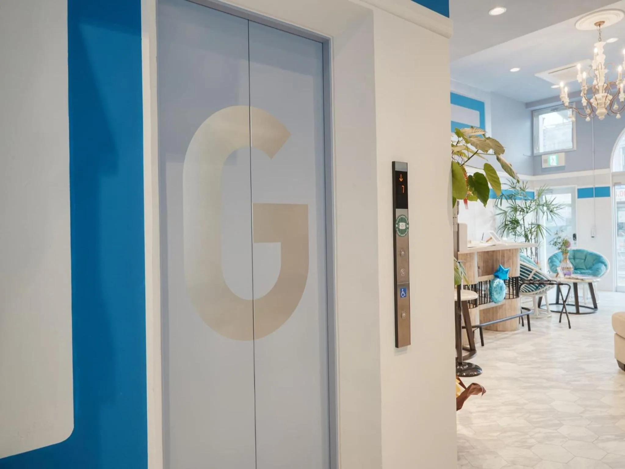 elevator in Glory island okinawa SOBE