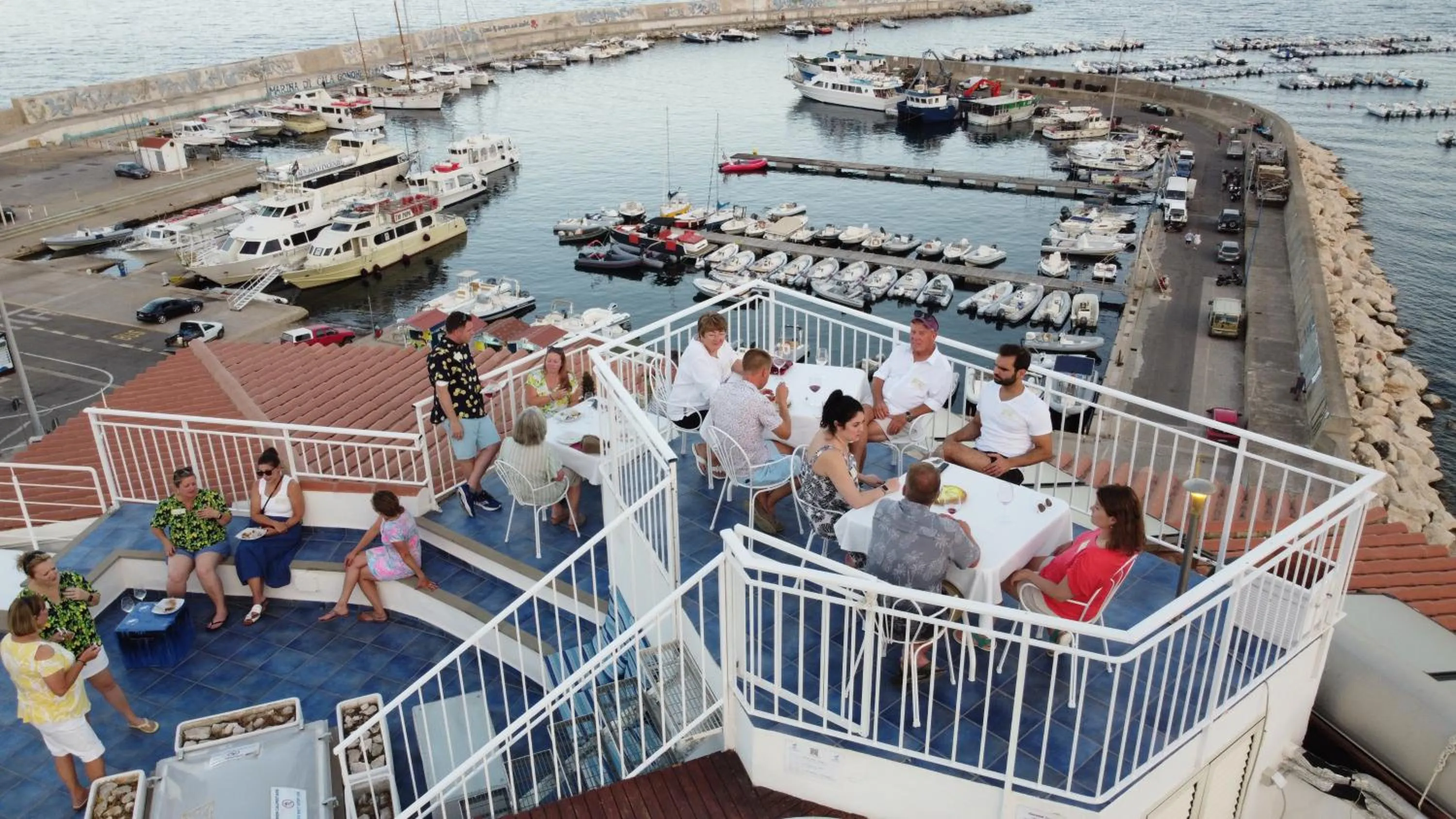 BUE MARINO Hotel & Rooftop Bar