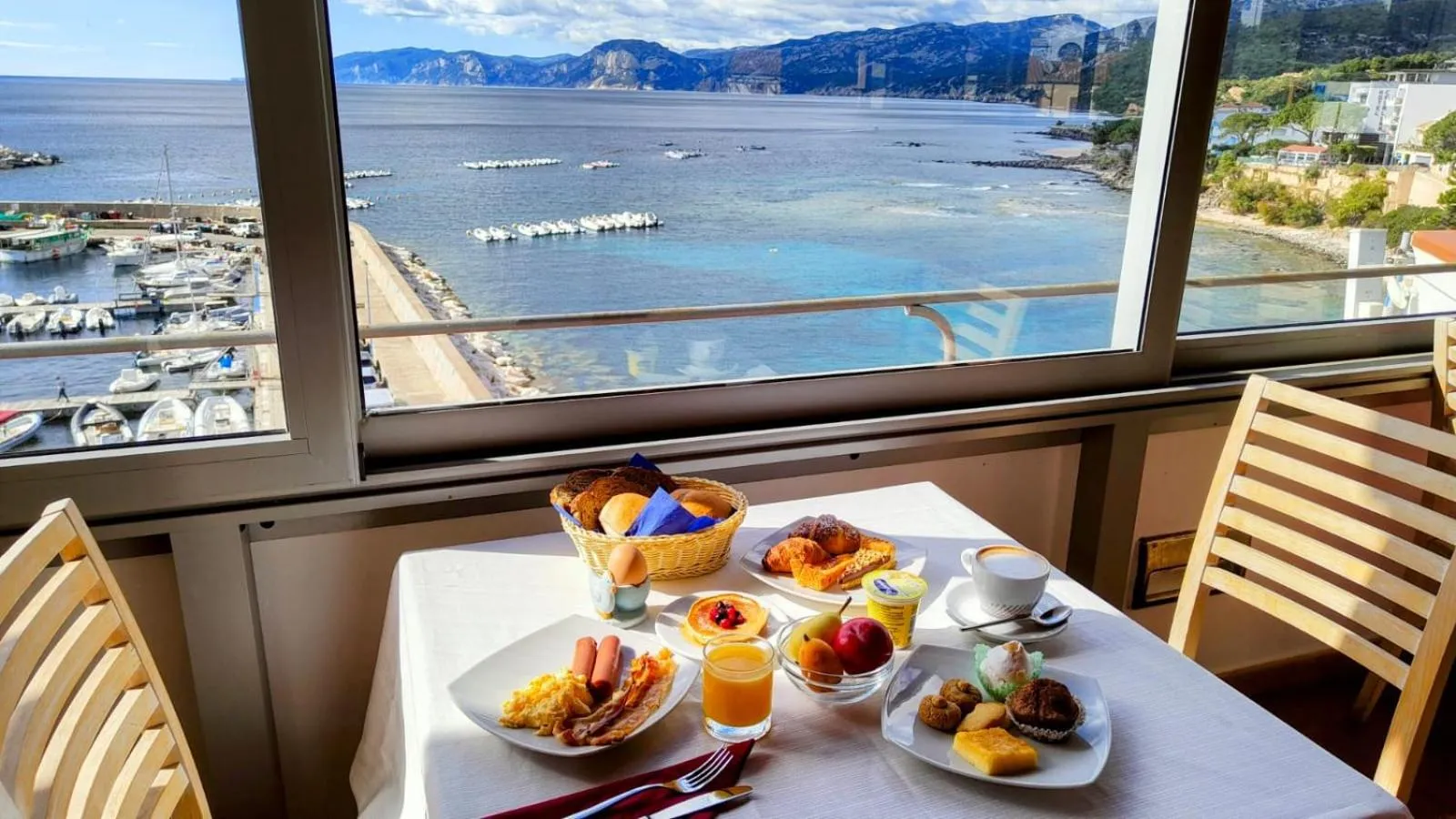 BUE MARINO Hotel & Rooftop Bar