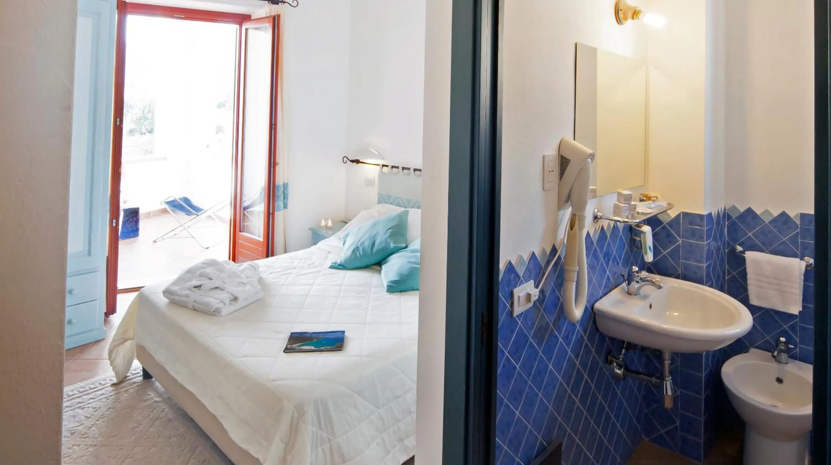 Bed in BUE MARINO Hotel & Rooftop Bar