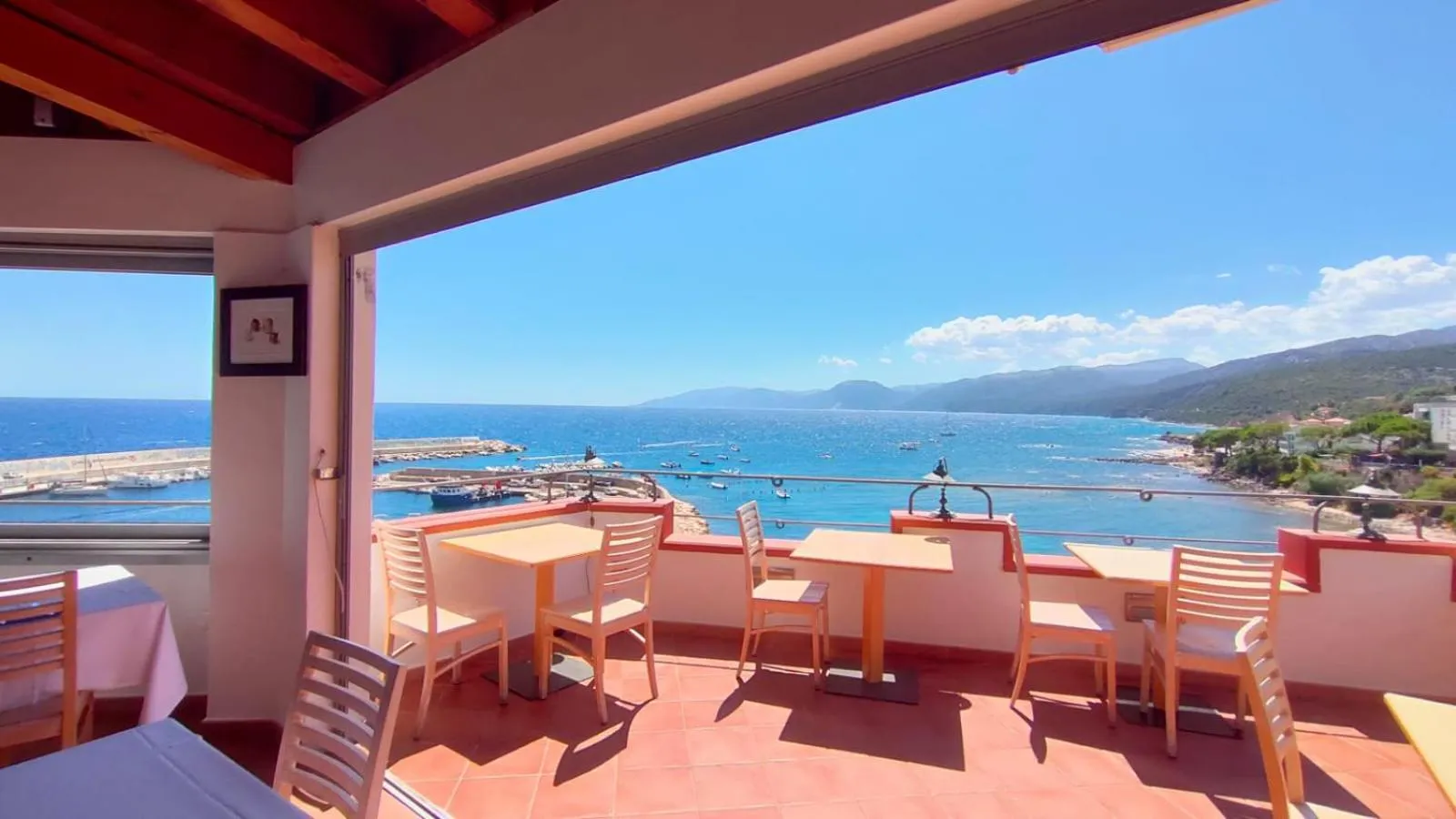 BUE MARINO Hotel & Rooftop Bar