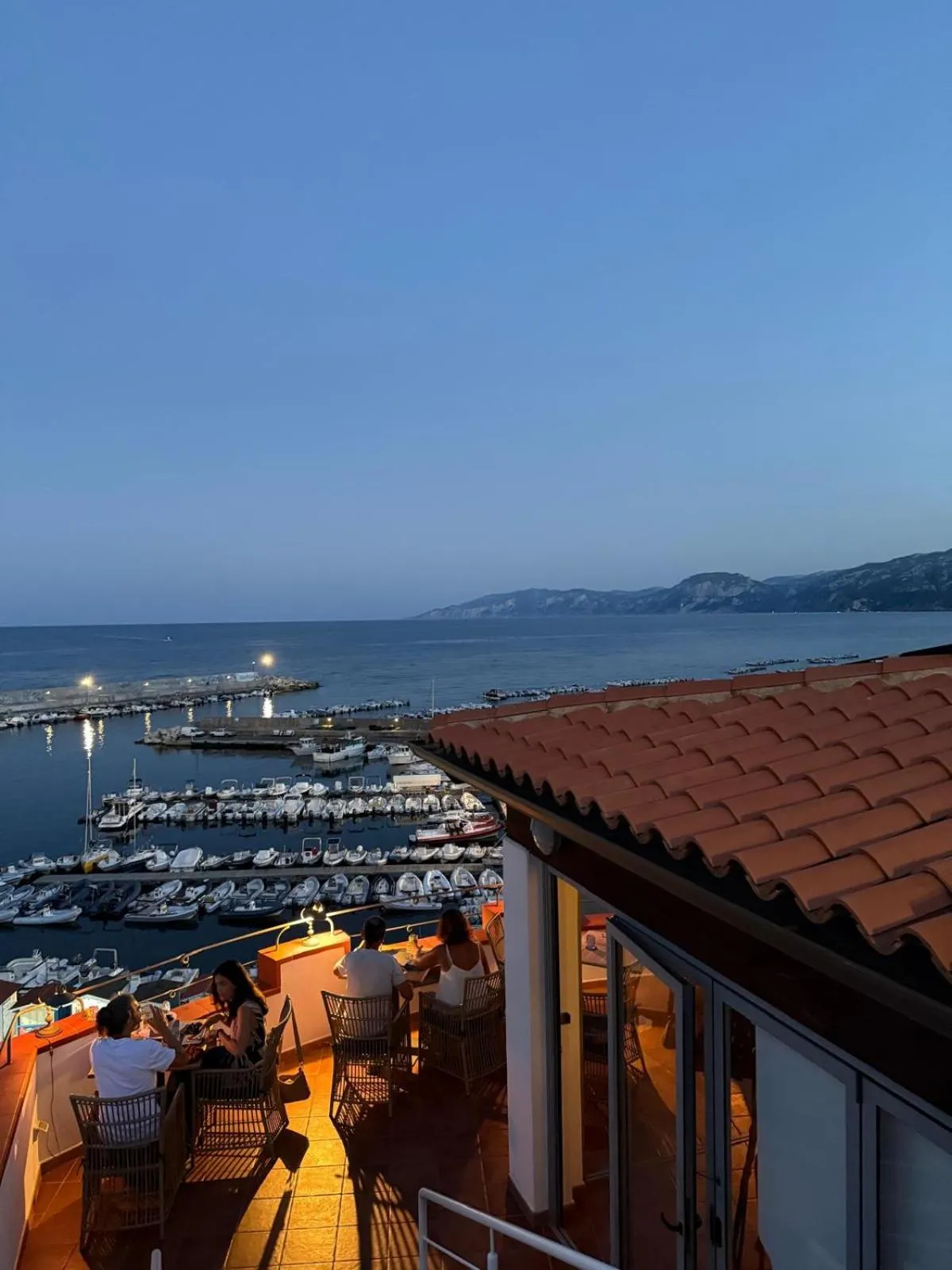 BUE MARINO Hotel & Rooftop Bar