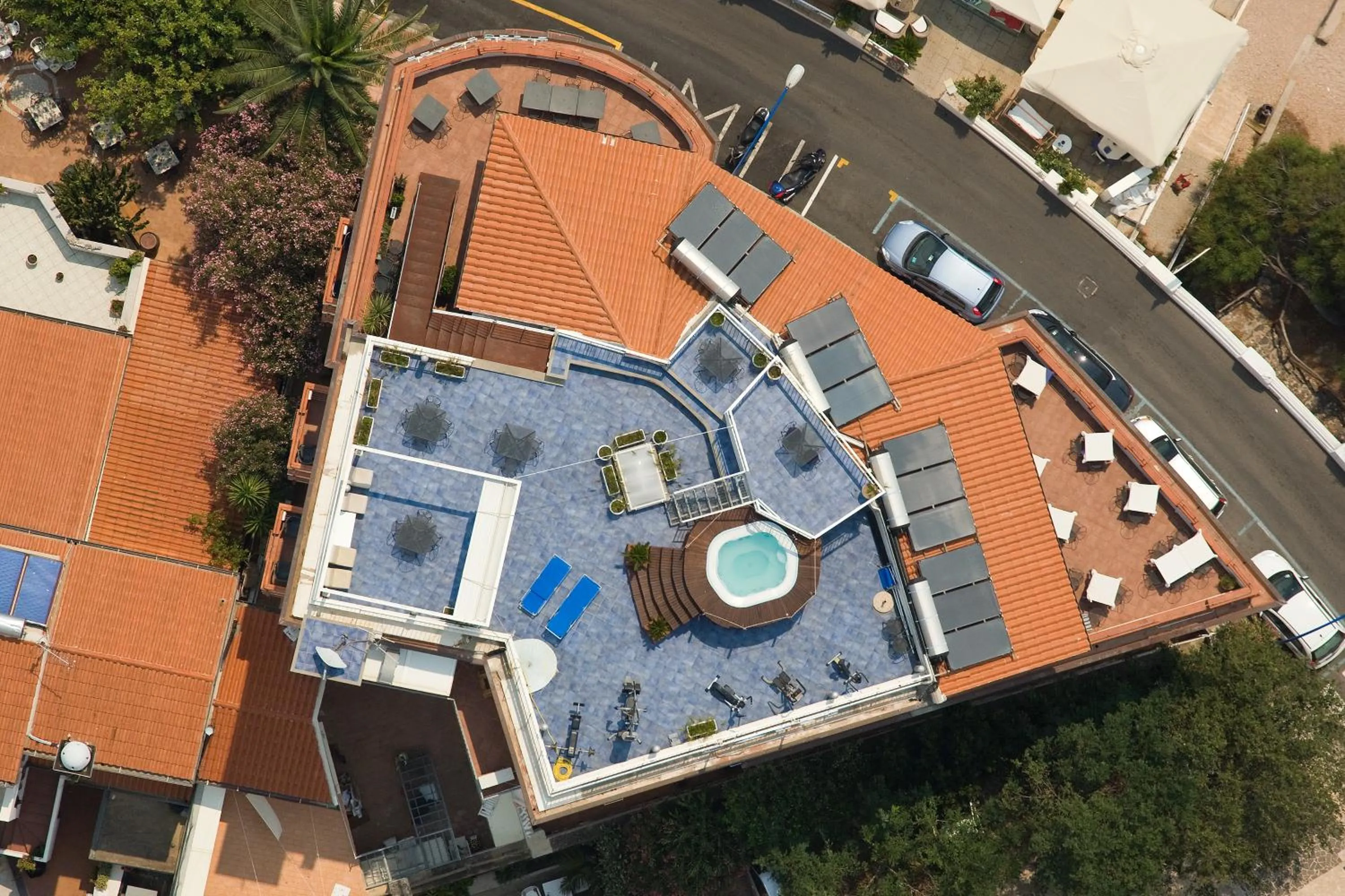 Hot Tub in BUE MARINO Hotel & Rooftop Bar