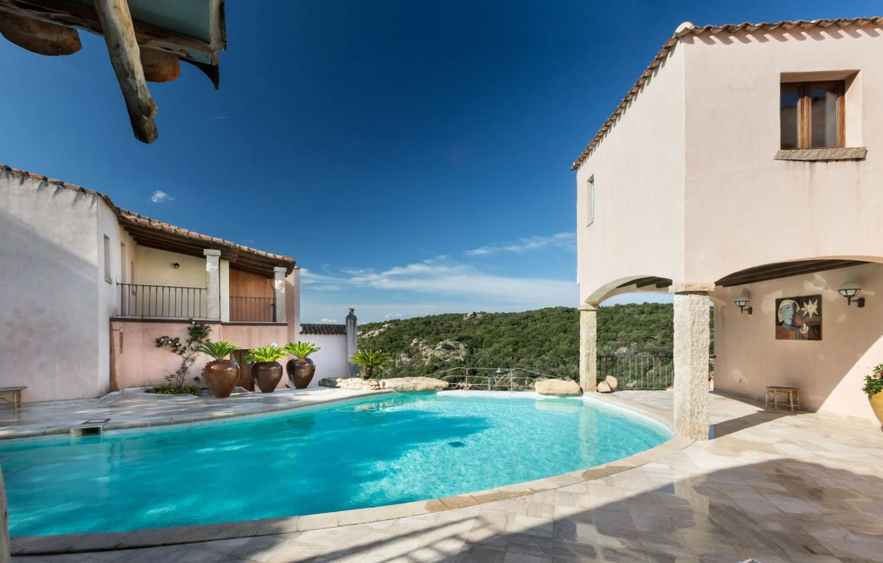 Swimming pool in Hotel Arathena