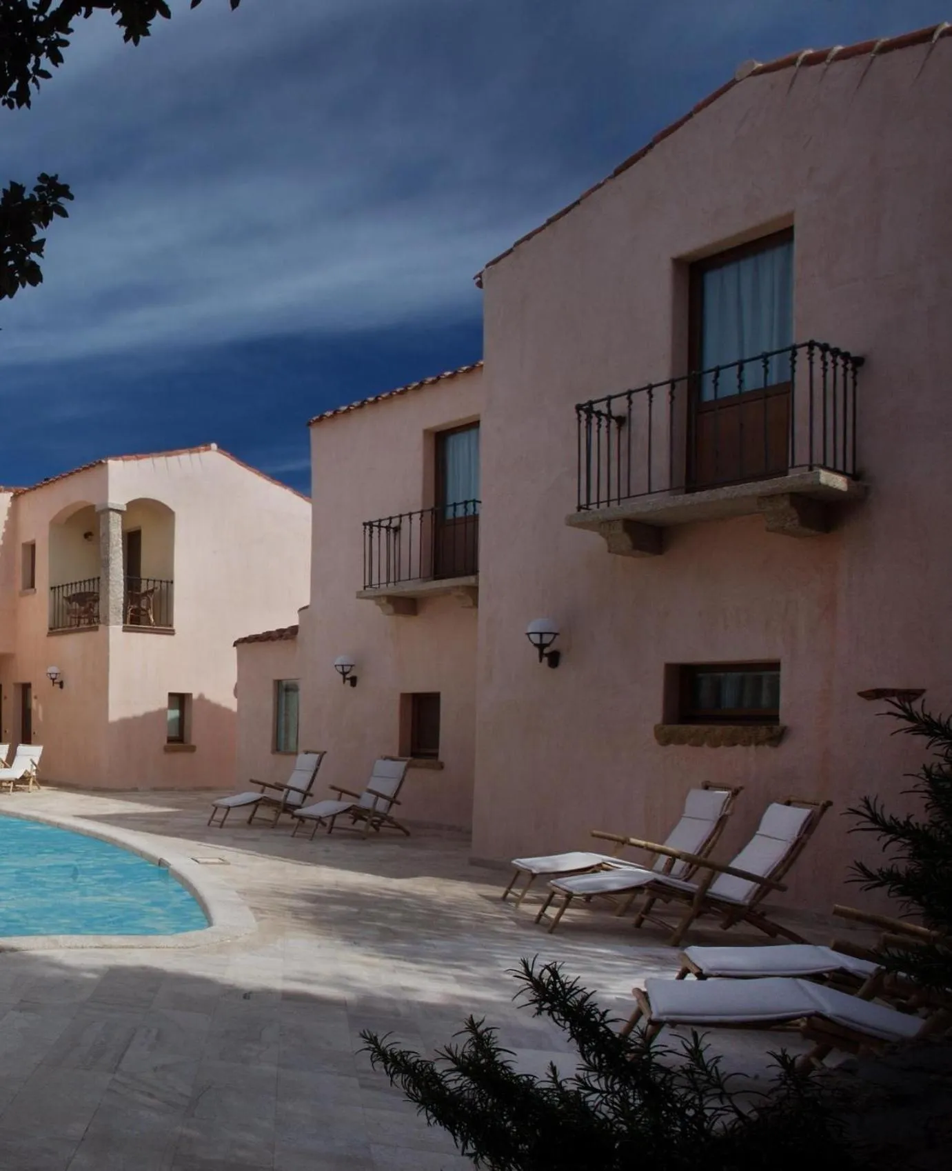 Swimming pool in Hotel Arathena