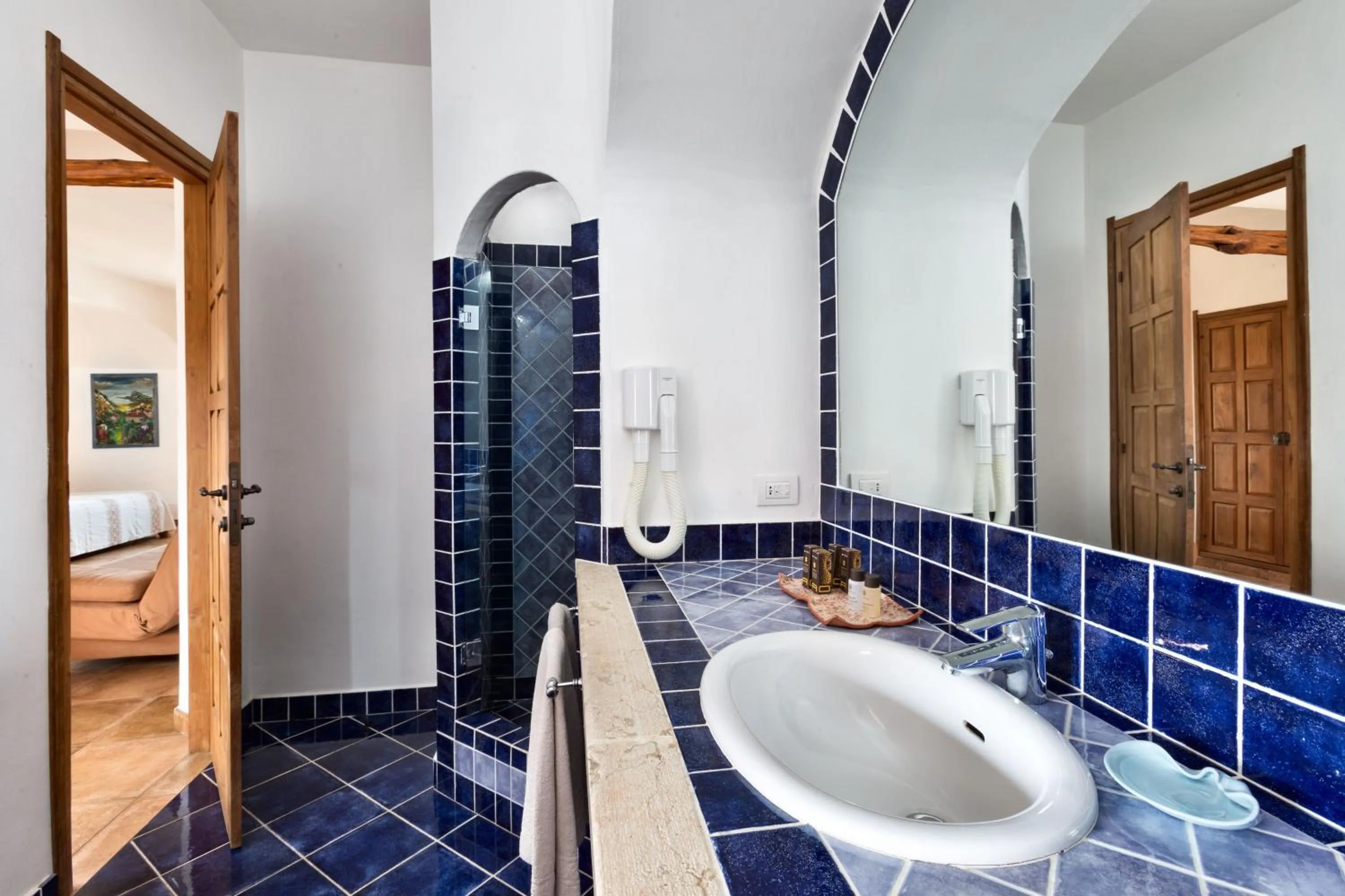 Shower in Hotel Arathena